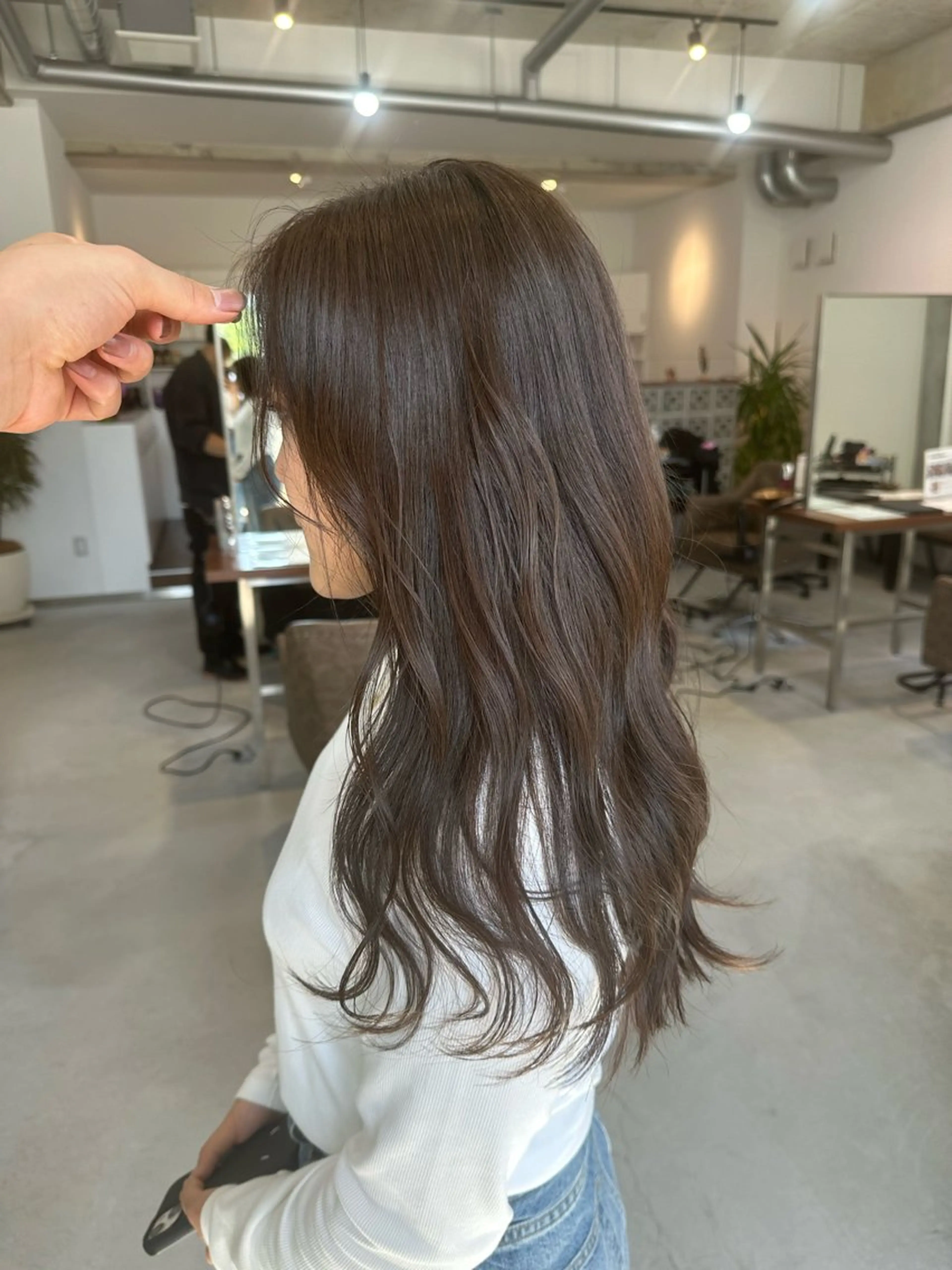 ロング カット ヘアカラー トリートメント カイリ /レイヤーカットのヘアスタイル