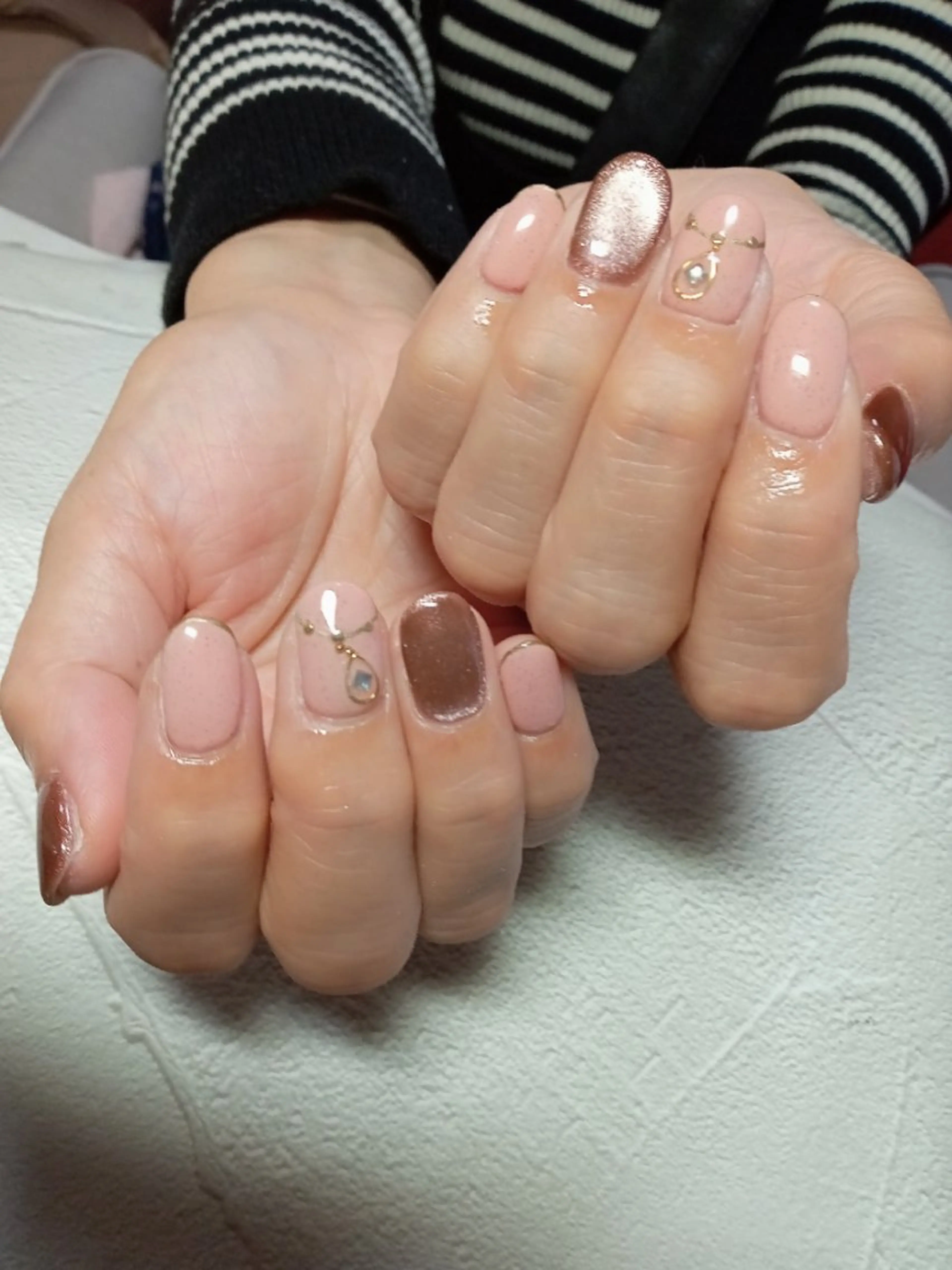ネイル ジェルネイル キラキラネイル マグネットネイル ニュアンスネイル オフィスネイル ハンドネイル flure de neige yukiのネイルデザイン