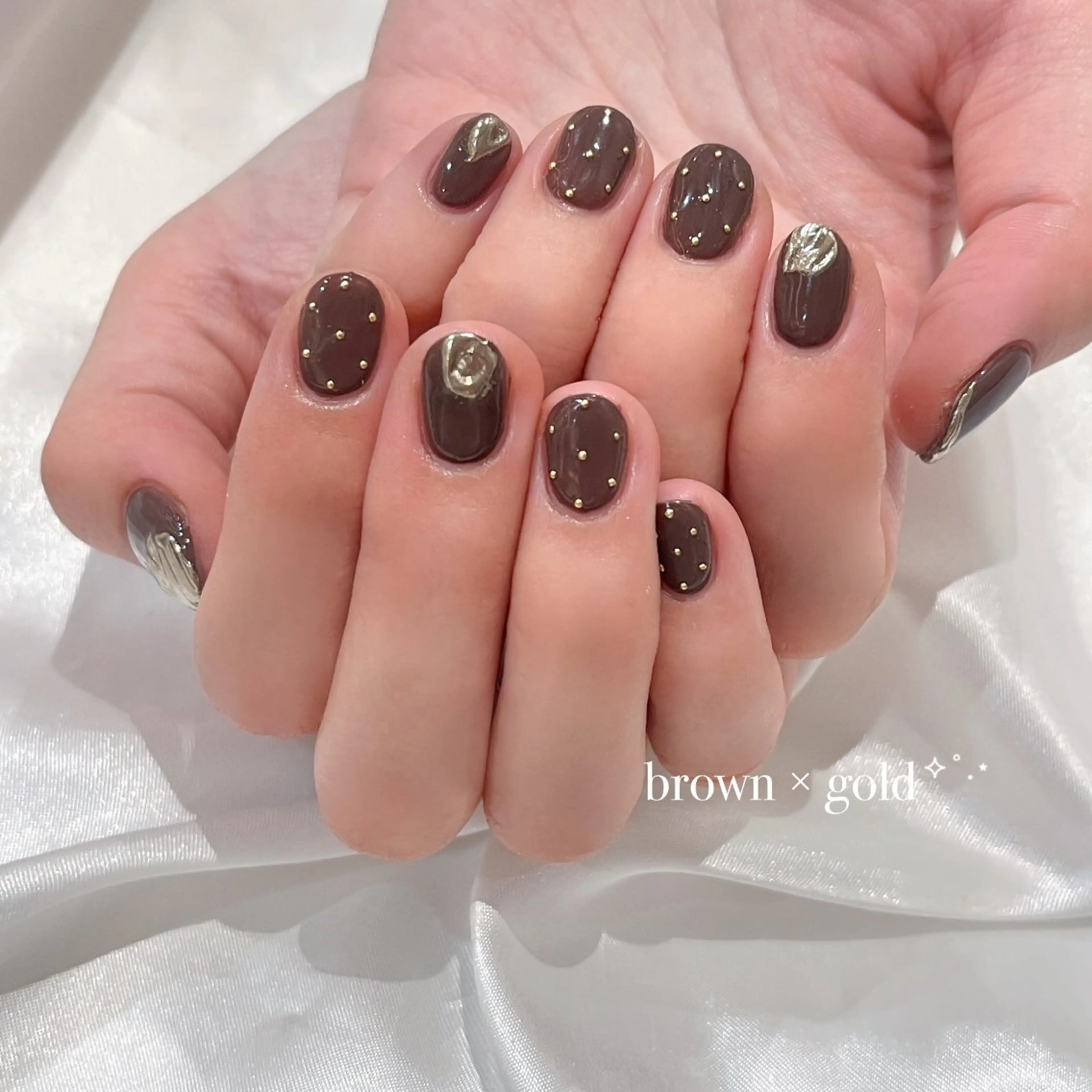 ネイル ブラウン ワンカラーネイル ハンドネイル natsuki 💫のネイルデザイン