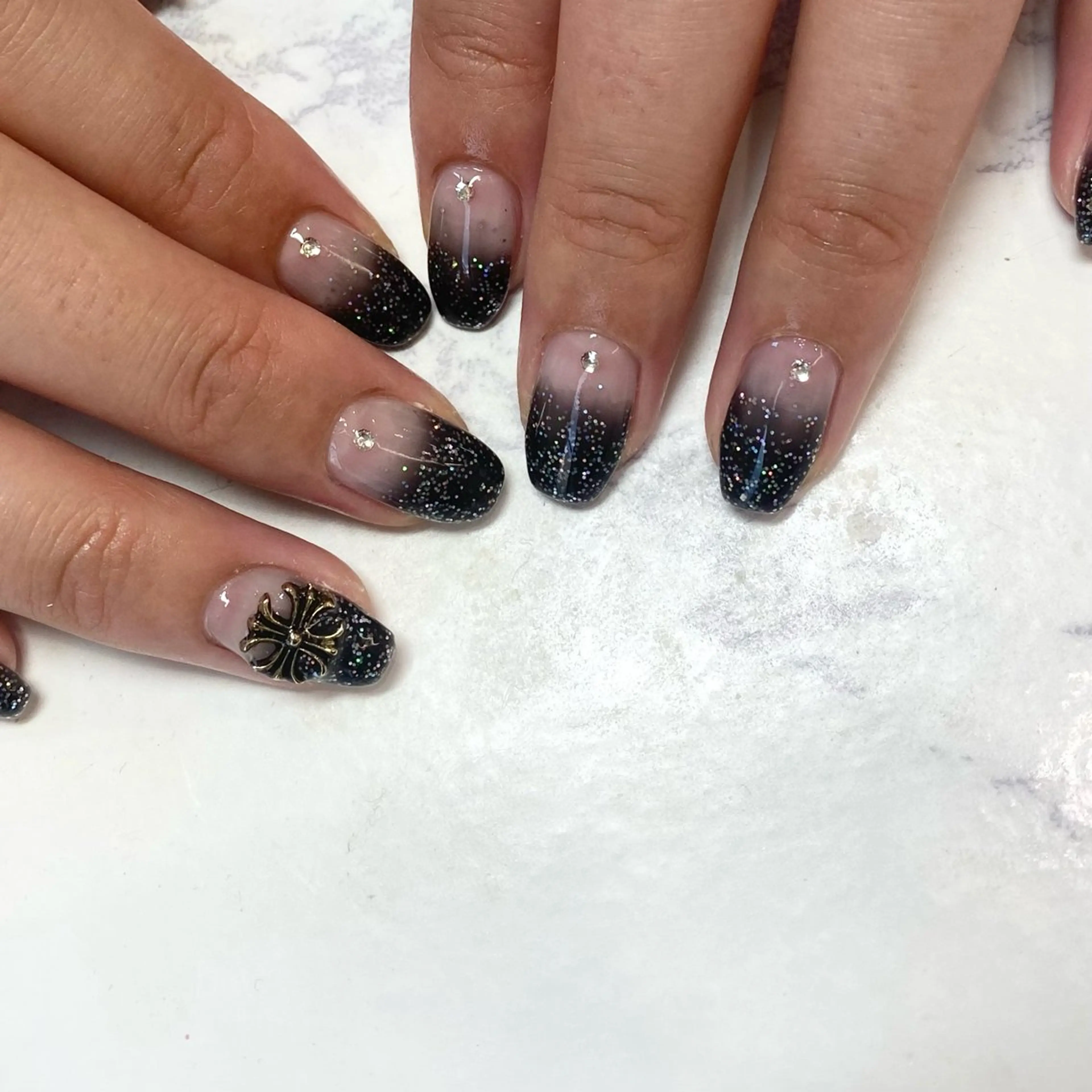 ネイル グラデーション ラメ(グリッター) 持ち込み オフィスネイル ストーンネイル Nailsalon Merci所属・Merci momoのネイルデザイン