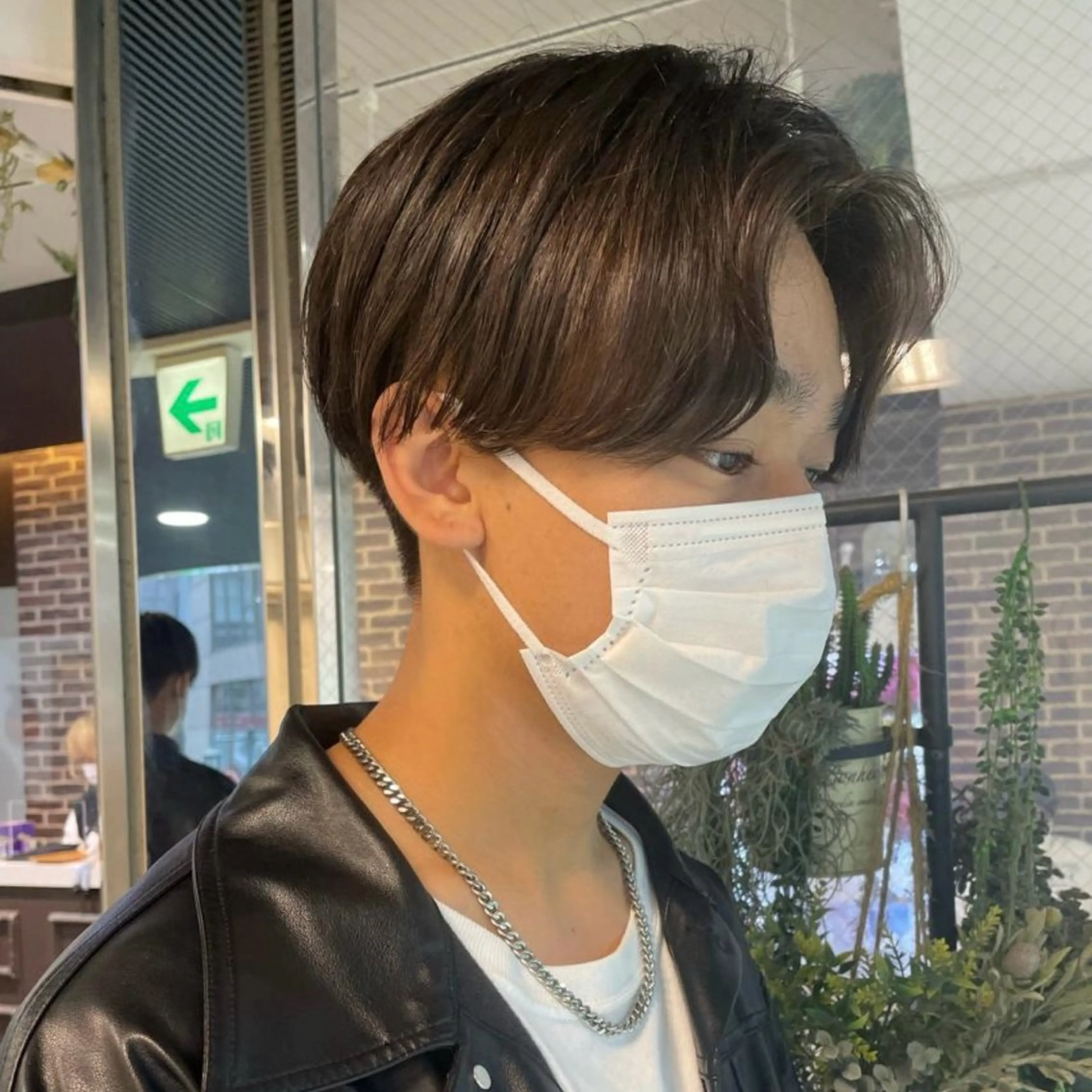 メンズ メンズブリーチ センターパート メンズインナーカラー メンズ韓国風 メンズパーマ 艶カラー♡/eye / mai🪐🪄のヘアスタイル