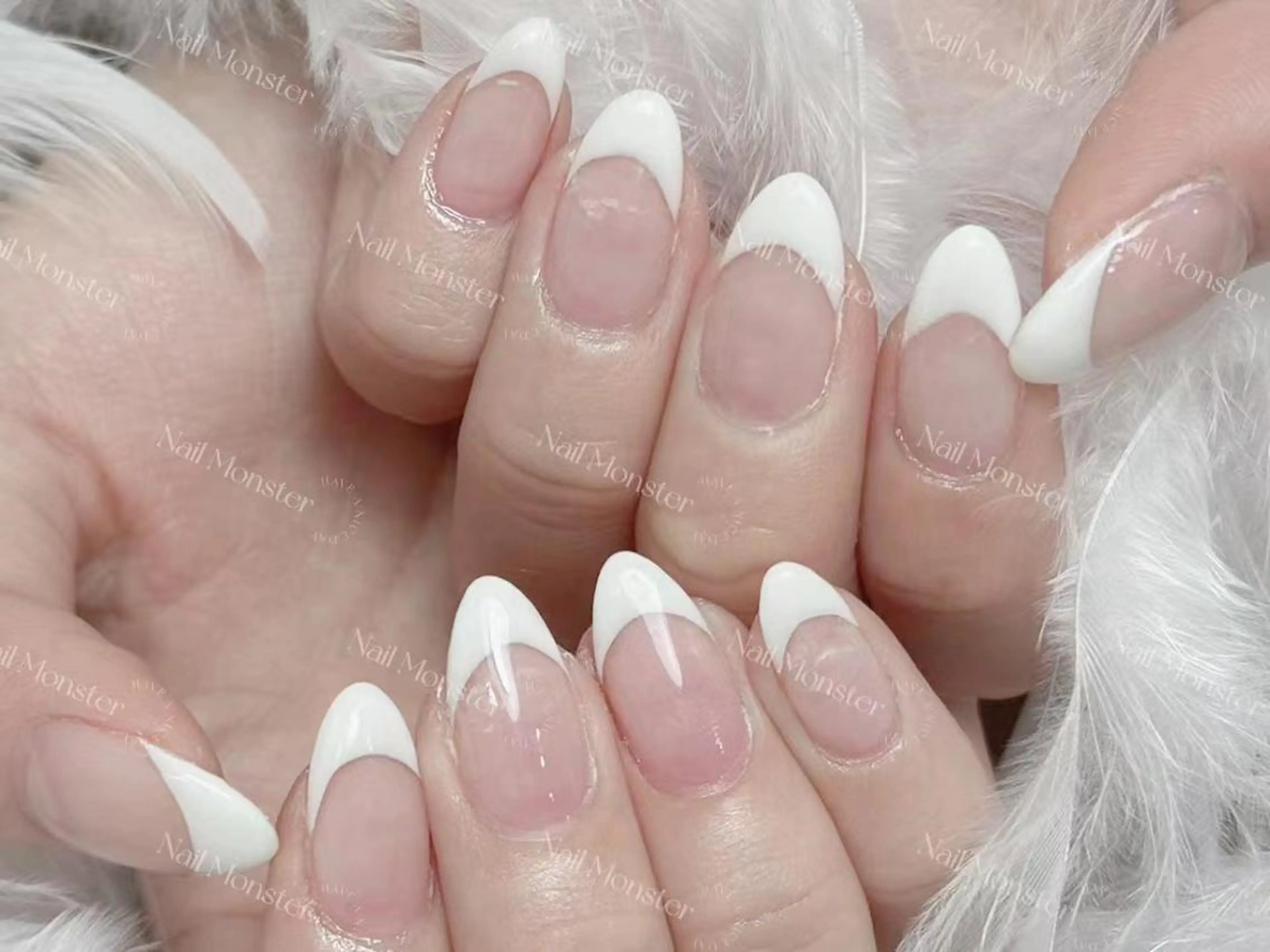 【10月オフ全て無料中】 🎀チップ+ジェル長さだしカラーフレンチ【ベース追加🉑】パーツ2個or埋め尽くし2本🎁の写真