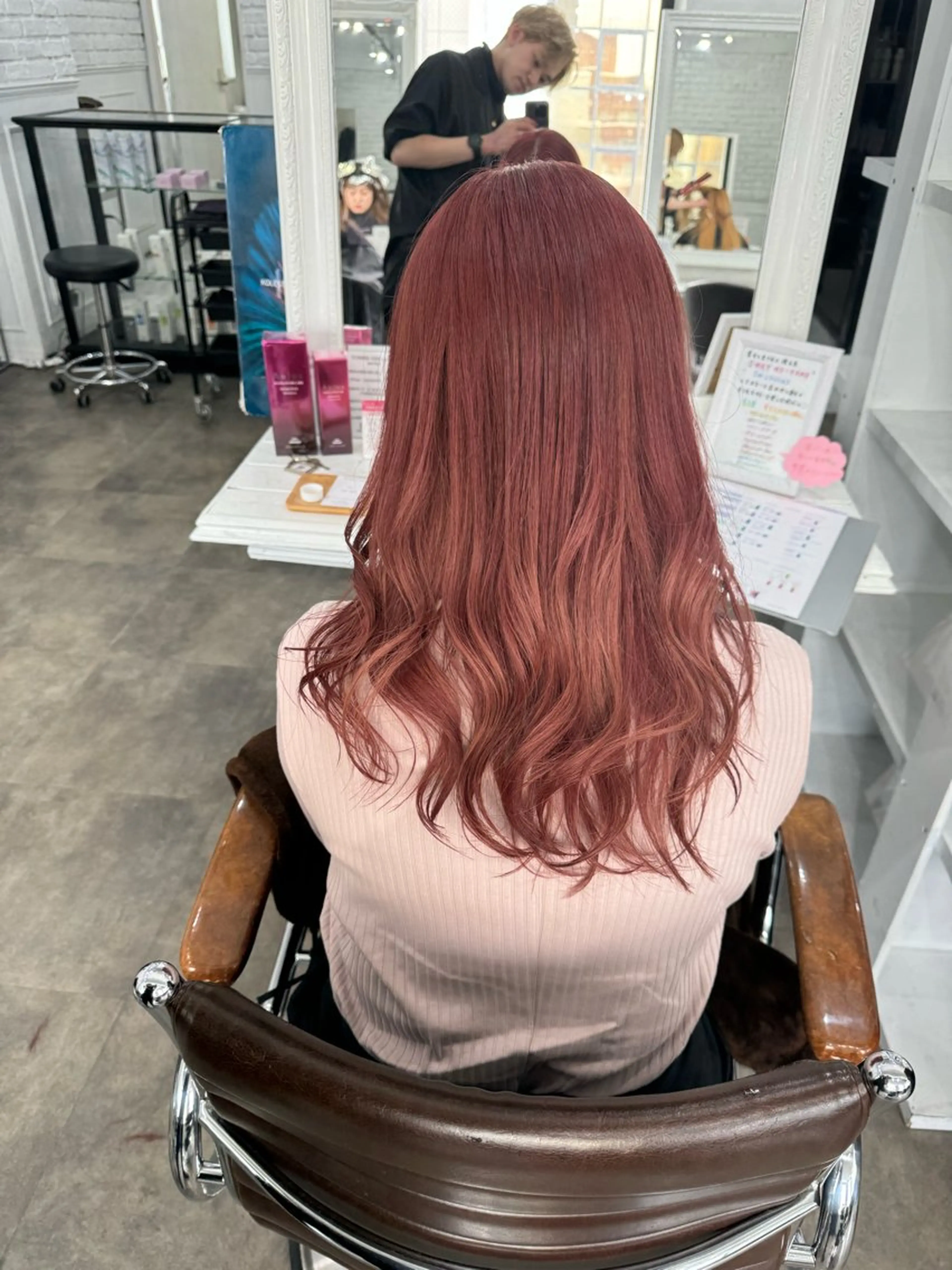 セミロング カラー バレイヤージュ ミストバング ベージュカラー ブリーチ 抜きっぱなしブロンド カット ヘアカラー トリートメント SALOWIN札幌大通り所属・札幌ハイトーン/ ブリーチカラー/ドイのヘアスタイル