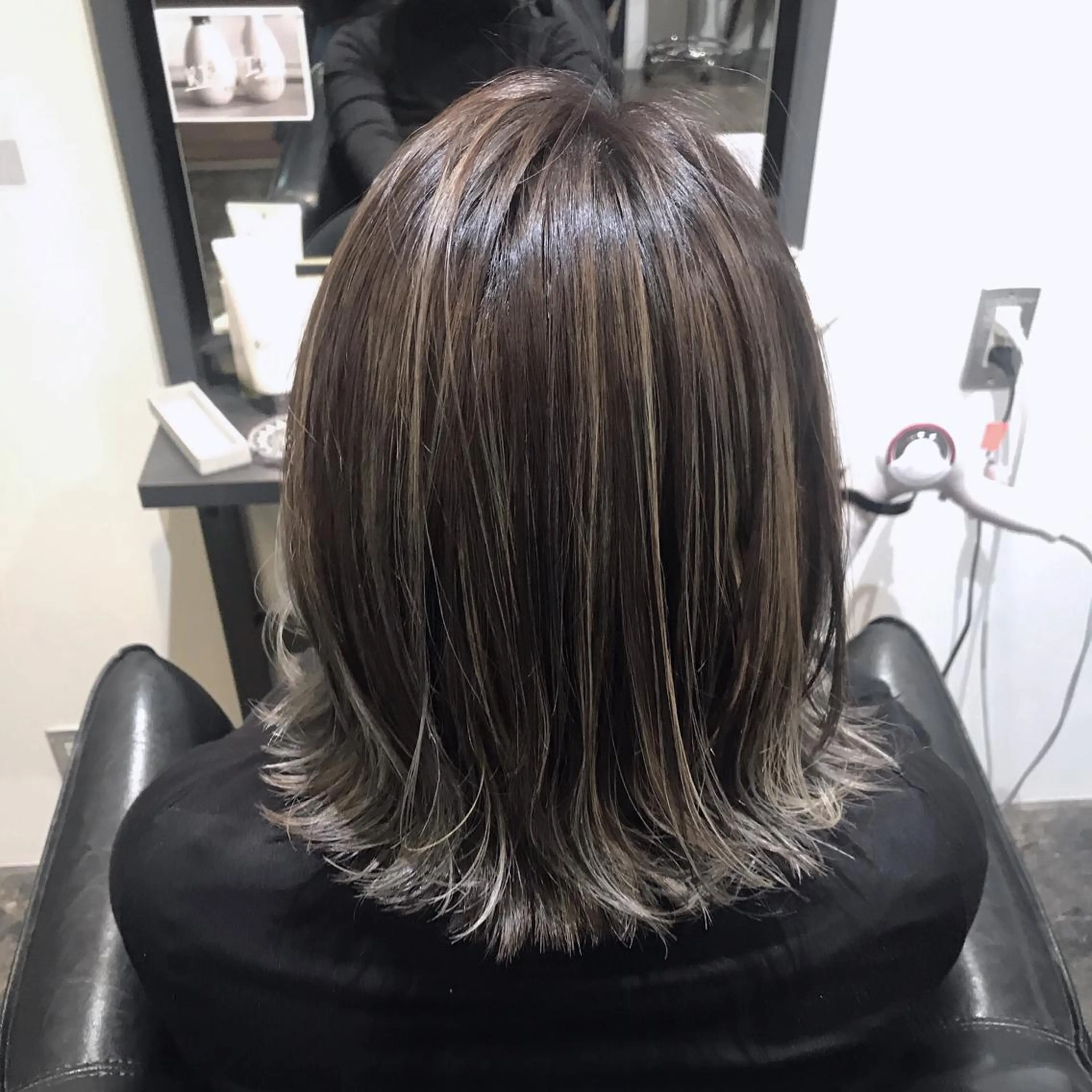 ミディアム カラー TRUCK トラックのヘアスタイル