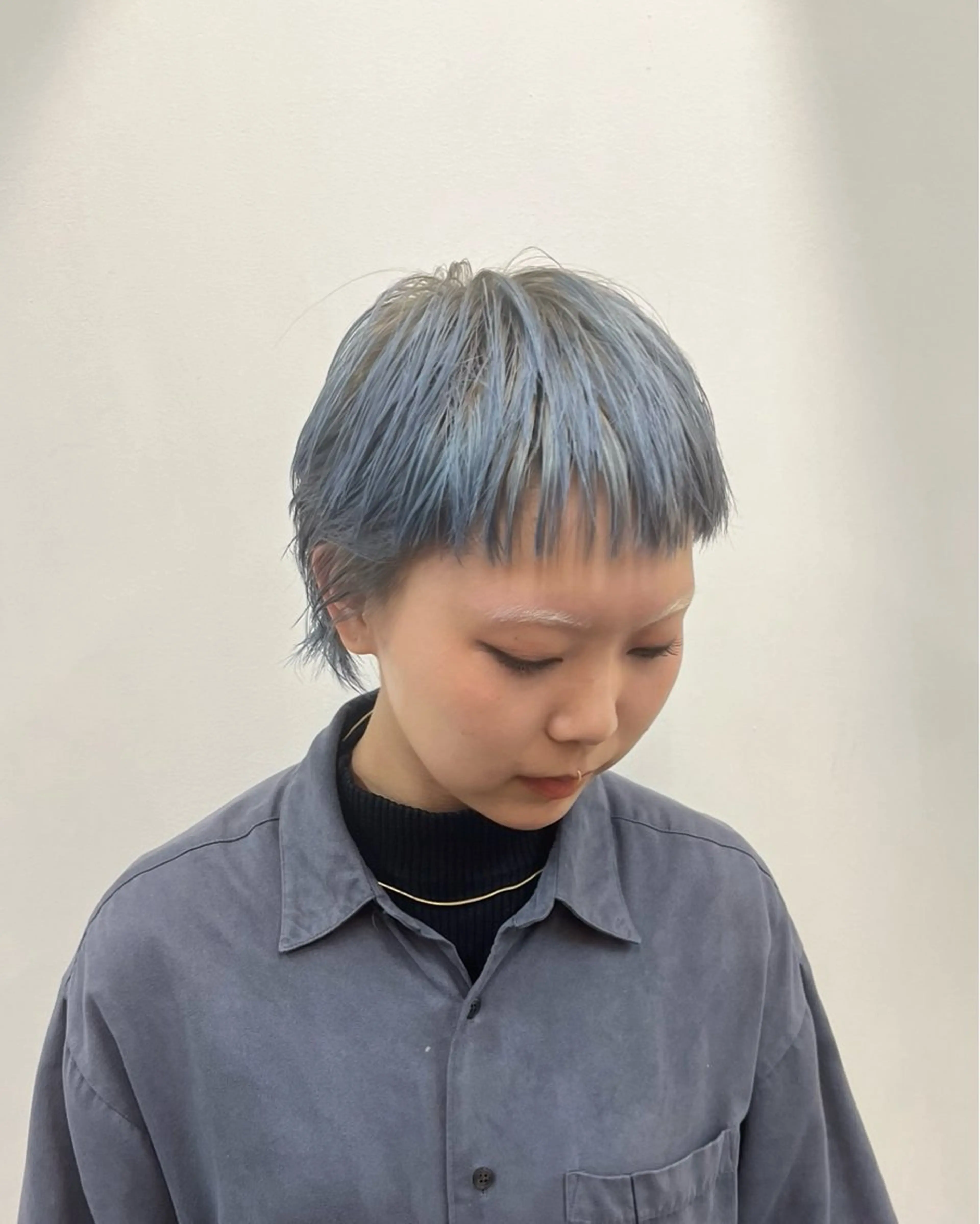 ショート アッシュ イシイ モエカのヘアスタイル