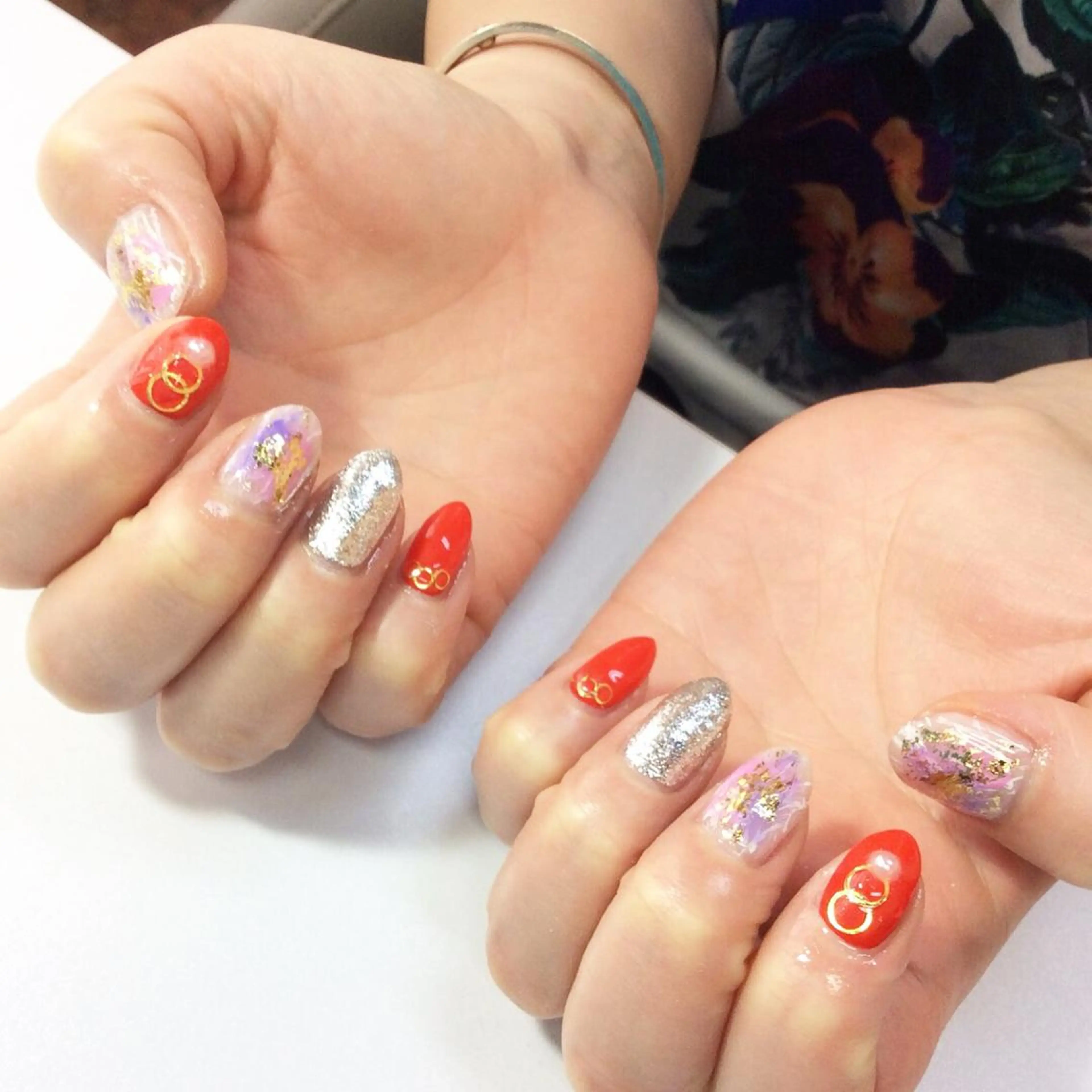 ネイル マツエク・マツパ ニュアンスネイル 赤色 esNail&eye イーズネイル＆アイのネイルデザイン
