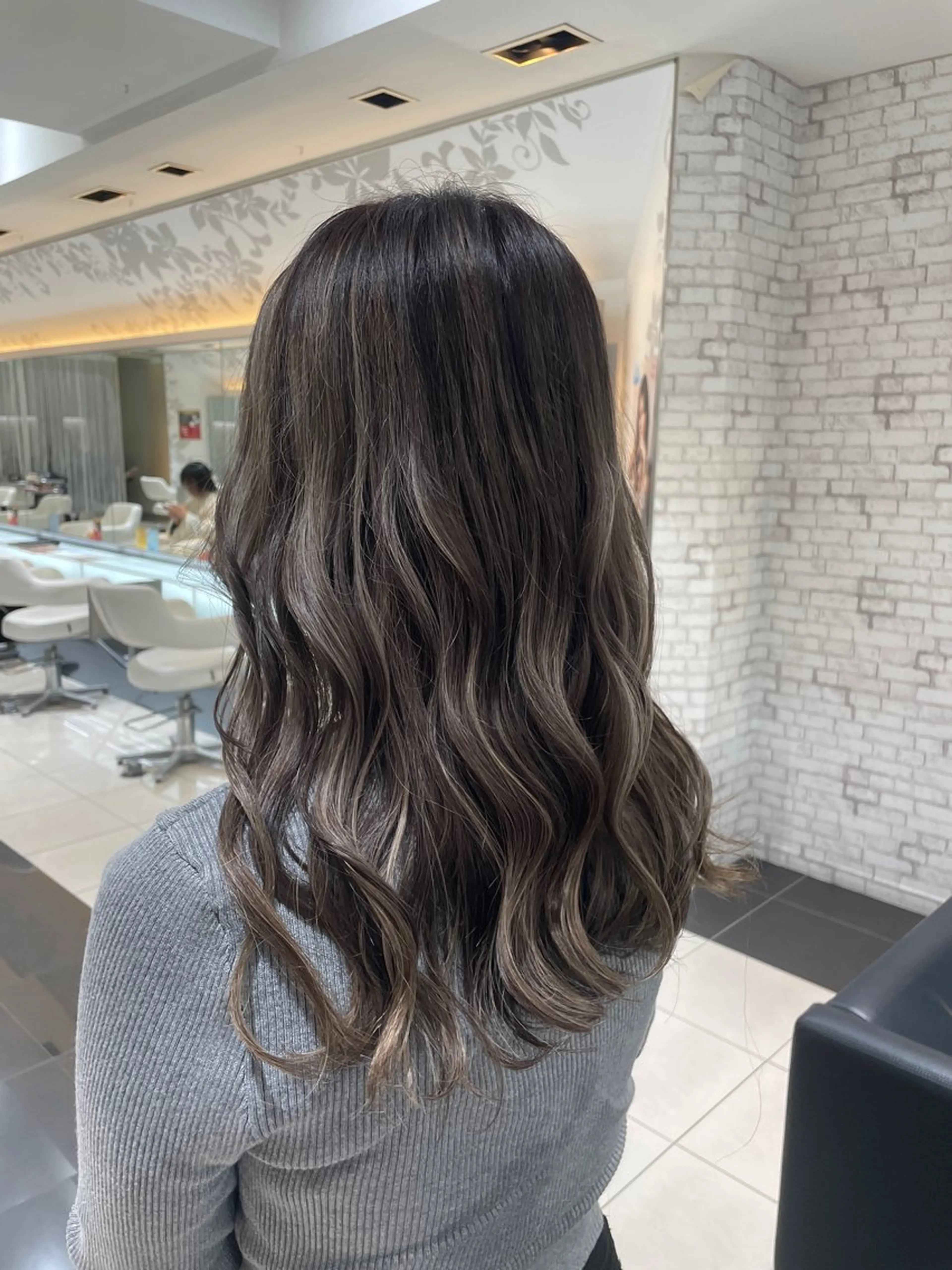 セミロング ヘアカラー 低ダメージ特化🌱 佐野優斗のヘアスタイル