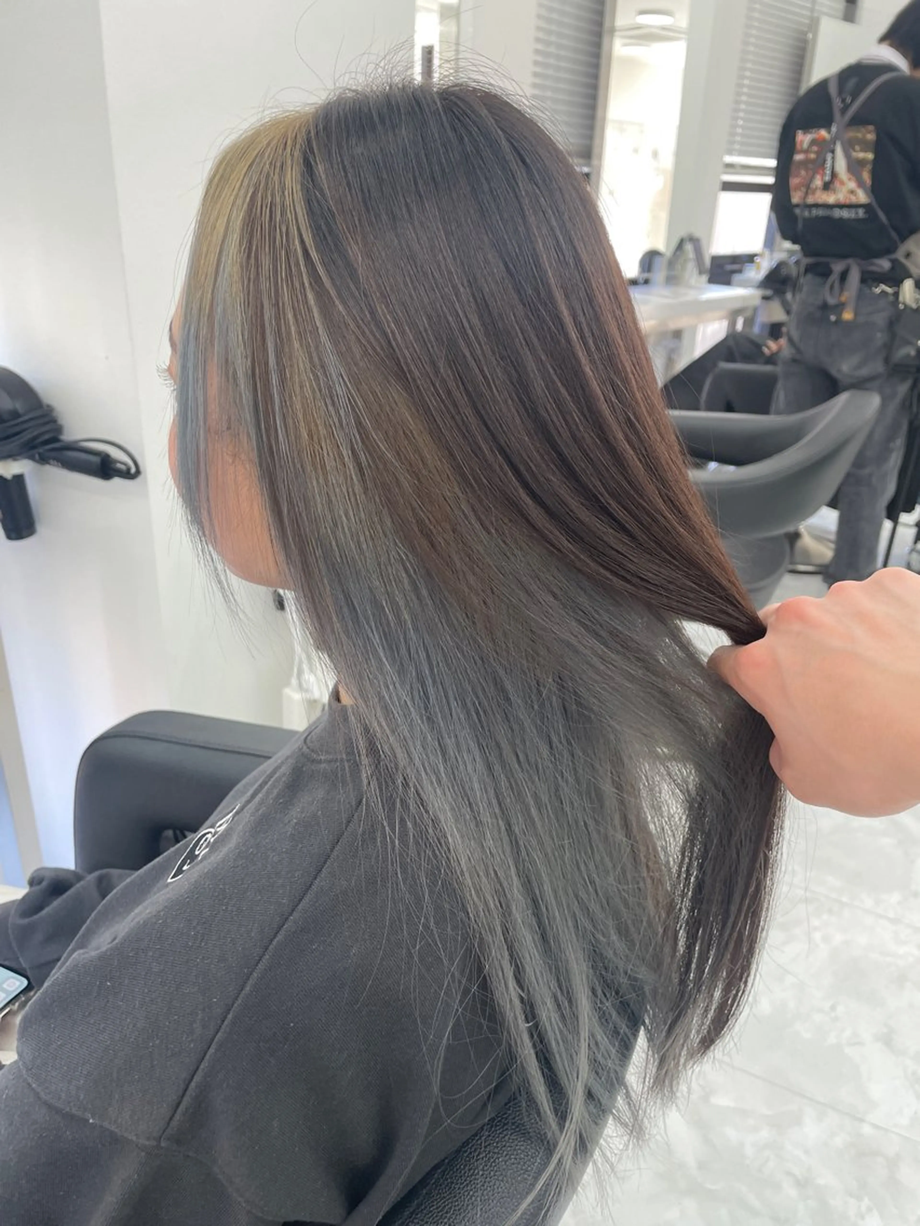 ロング ヘアカラー 大人上品🤍明るめ ベージュ🤍REOのヘアスタイル