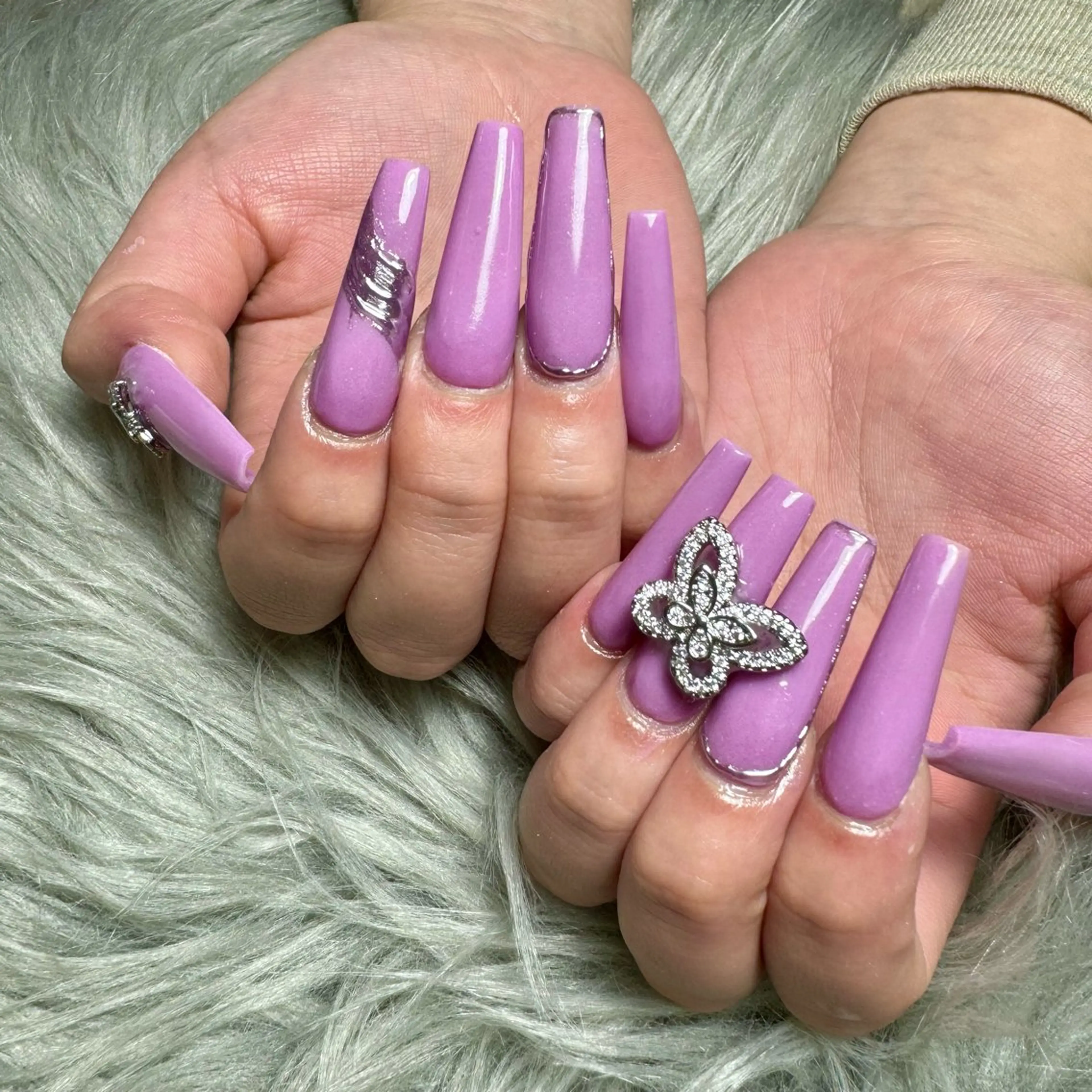 ネイル アートネイル ミラーネイル スカルプネイル ハンドネイル feel ♡︎ remiのネイルデザイン