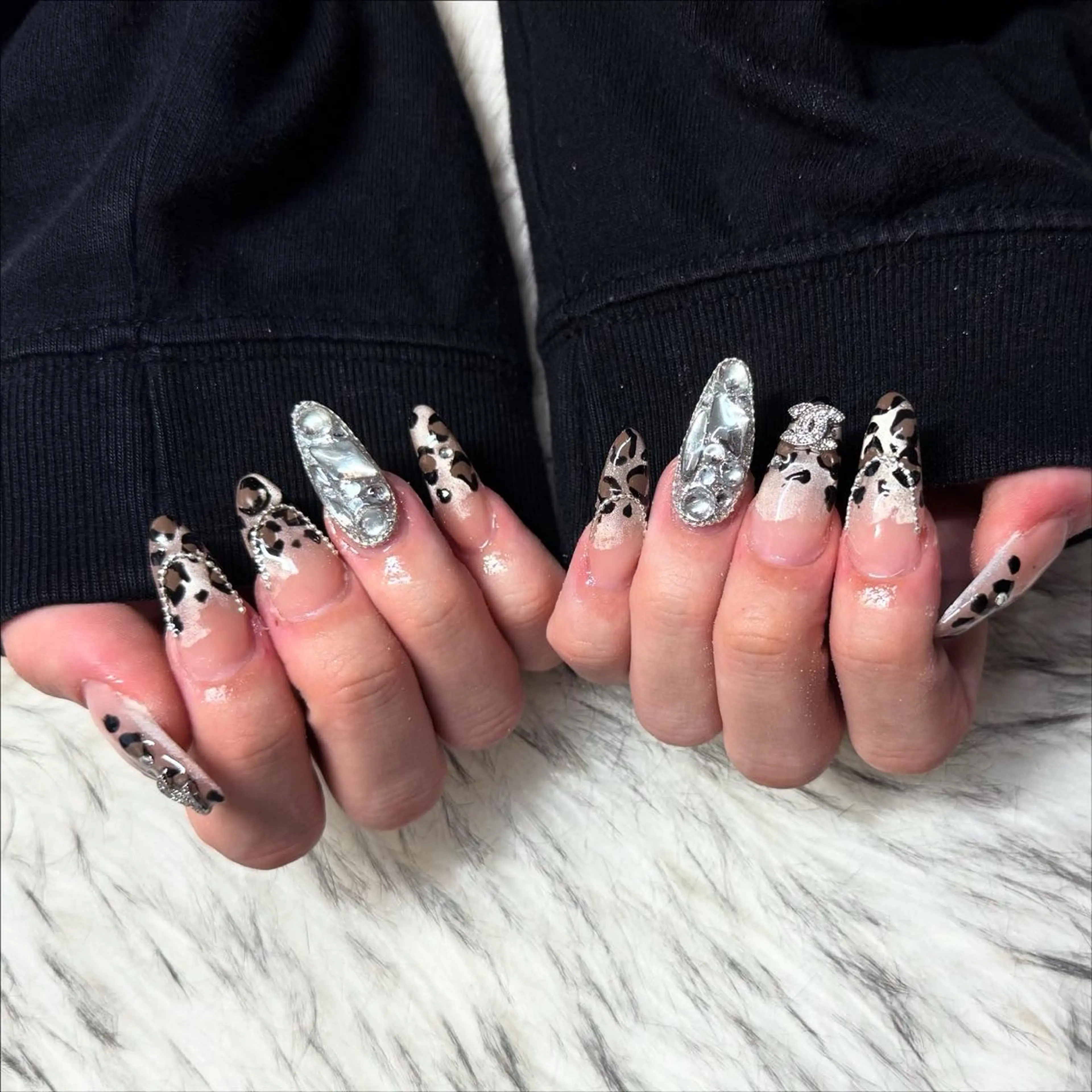 ロング ハンドネイル mao .のネイルデザイン