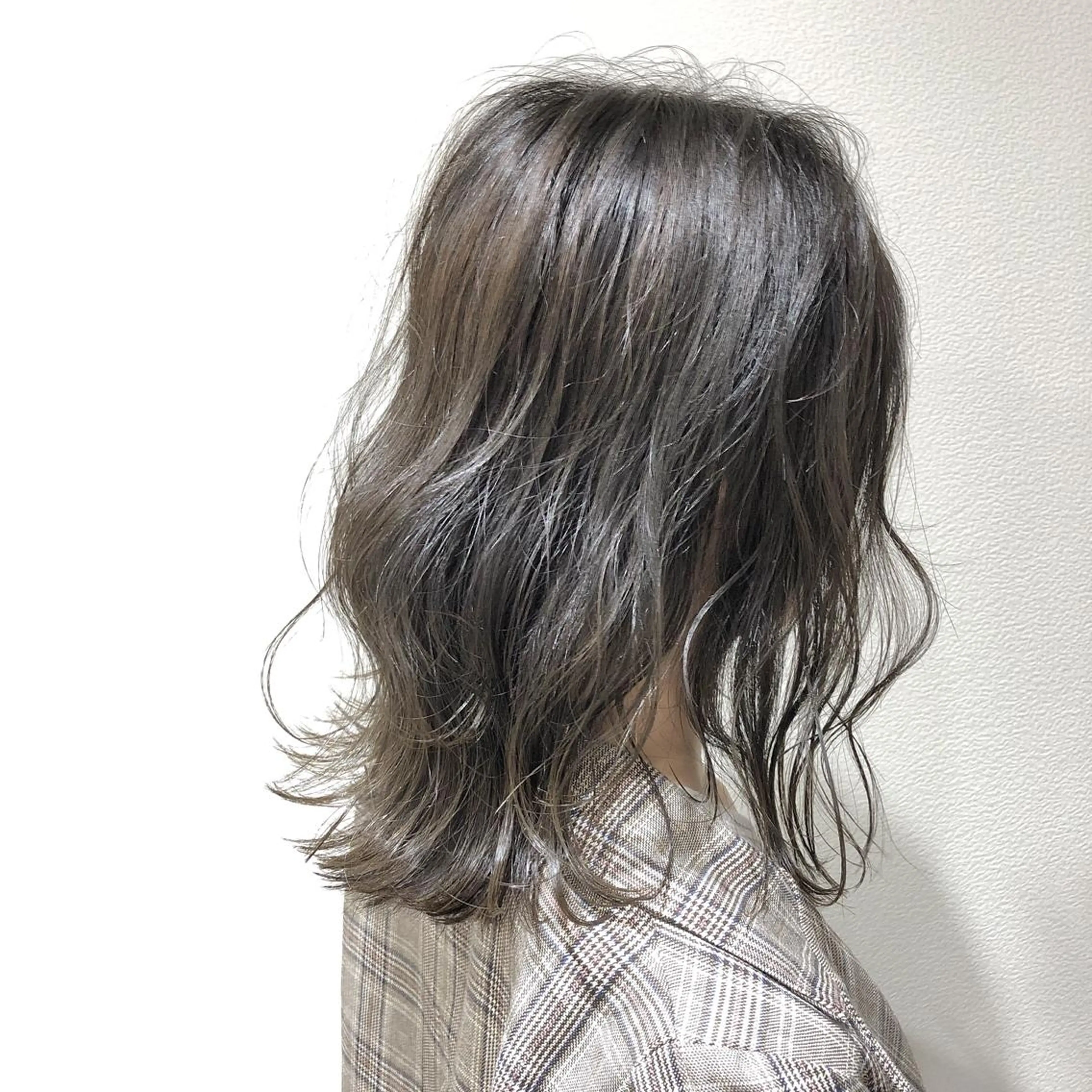 ミディアム カラー BiBi所属・齋藤 彬のヘアスタイル