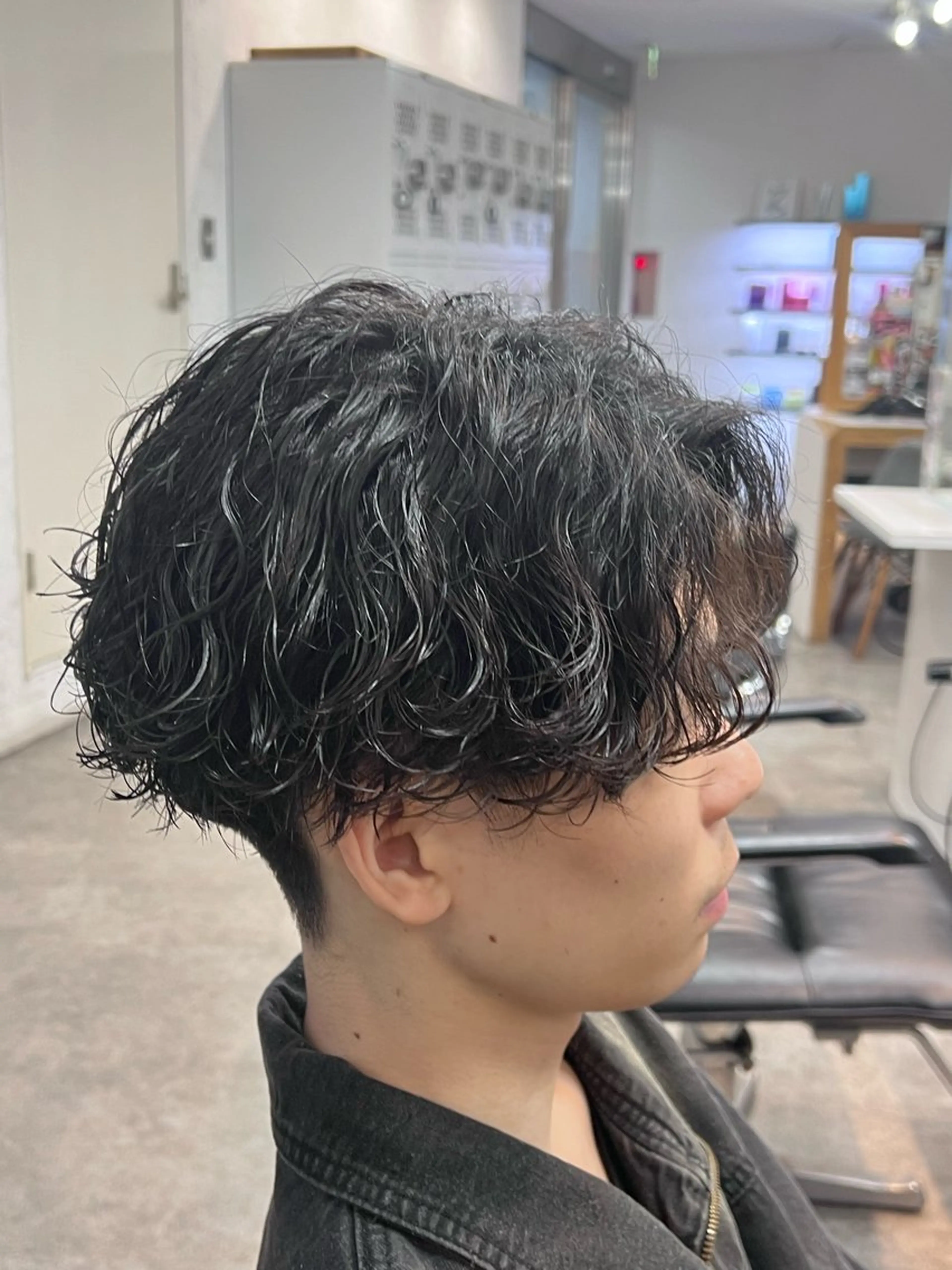 パーマ メンズ センターパート メンズパーマ ツイストスパイラルパーマ 波巻きパーマ スパイラルパーマ パーマ 原宿 フェザーパーマ fifth イノウエのヘアスタイル