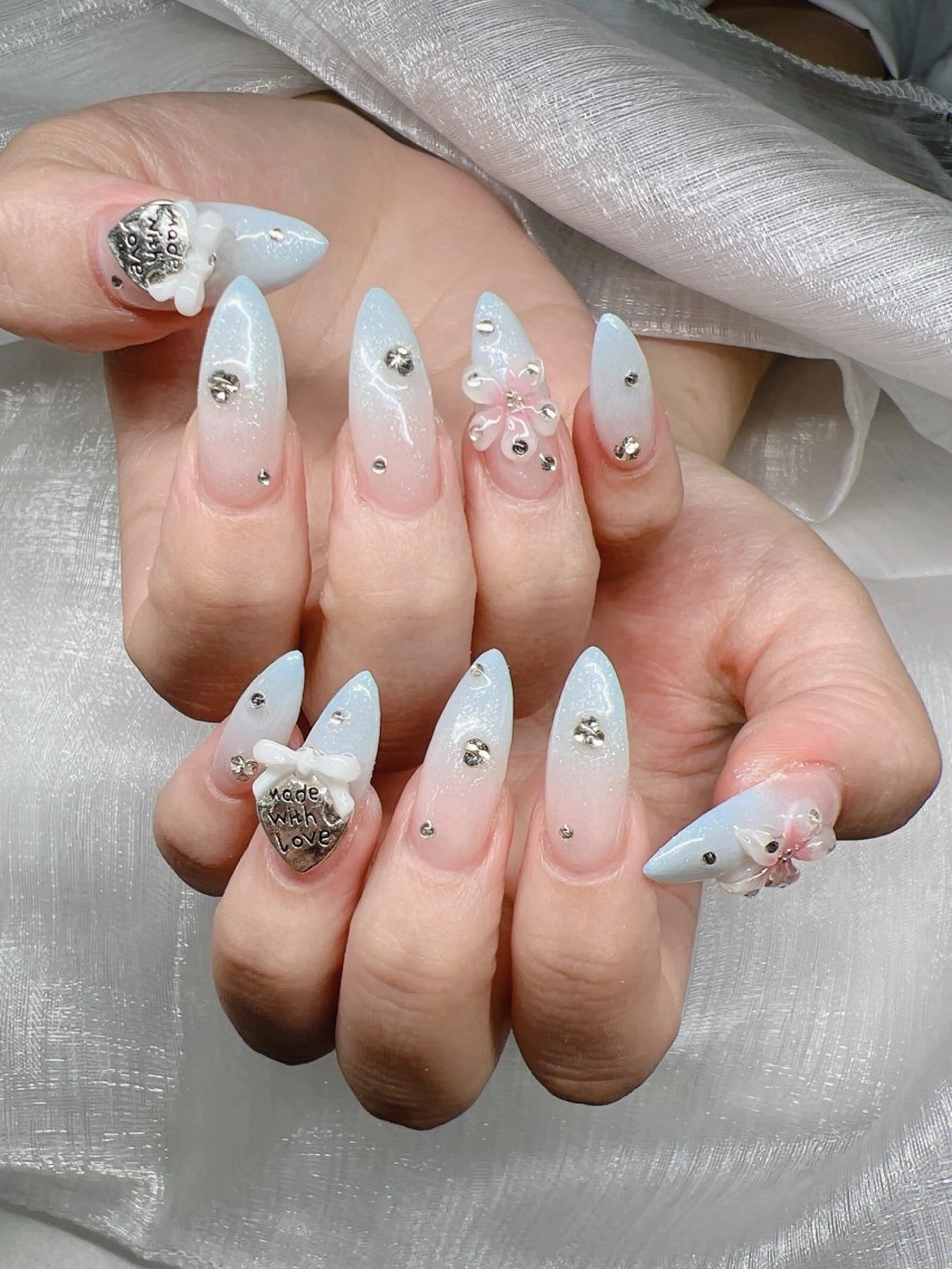 ネイル 長さ出し グラデーション キラキラネイル マグネットネイル ニュアンスネイル ハンドネイル Lee Nails チップ長さだし専門店のネイルデザイン