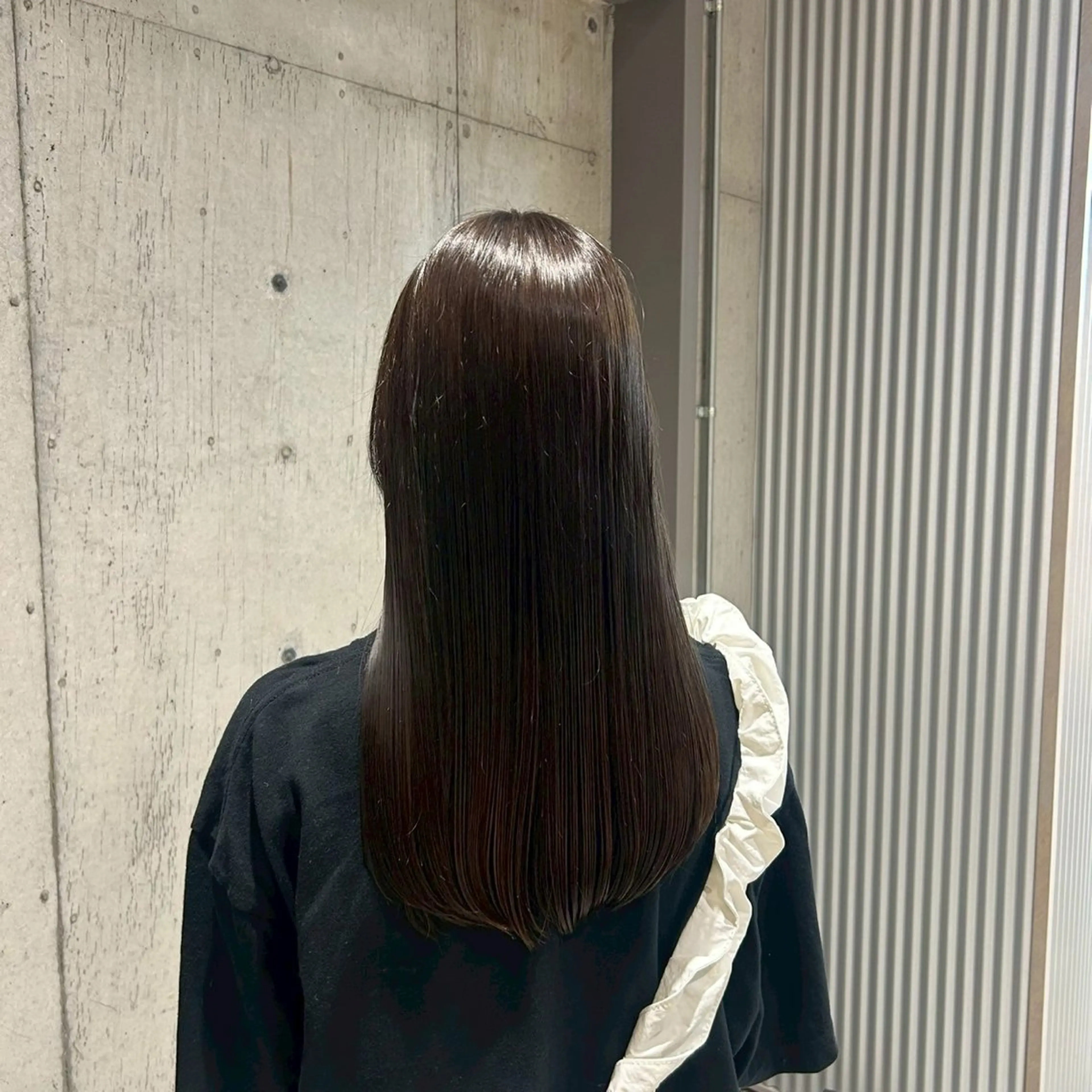 ロング 艶ワンカラー /タイガ🐯のヘアスタイル