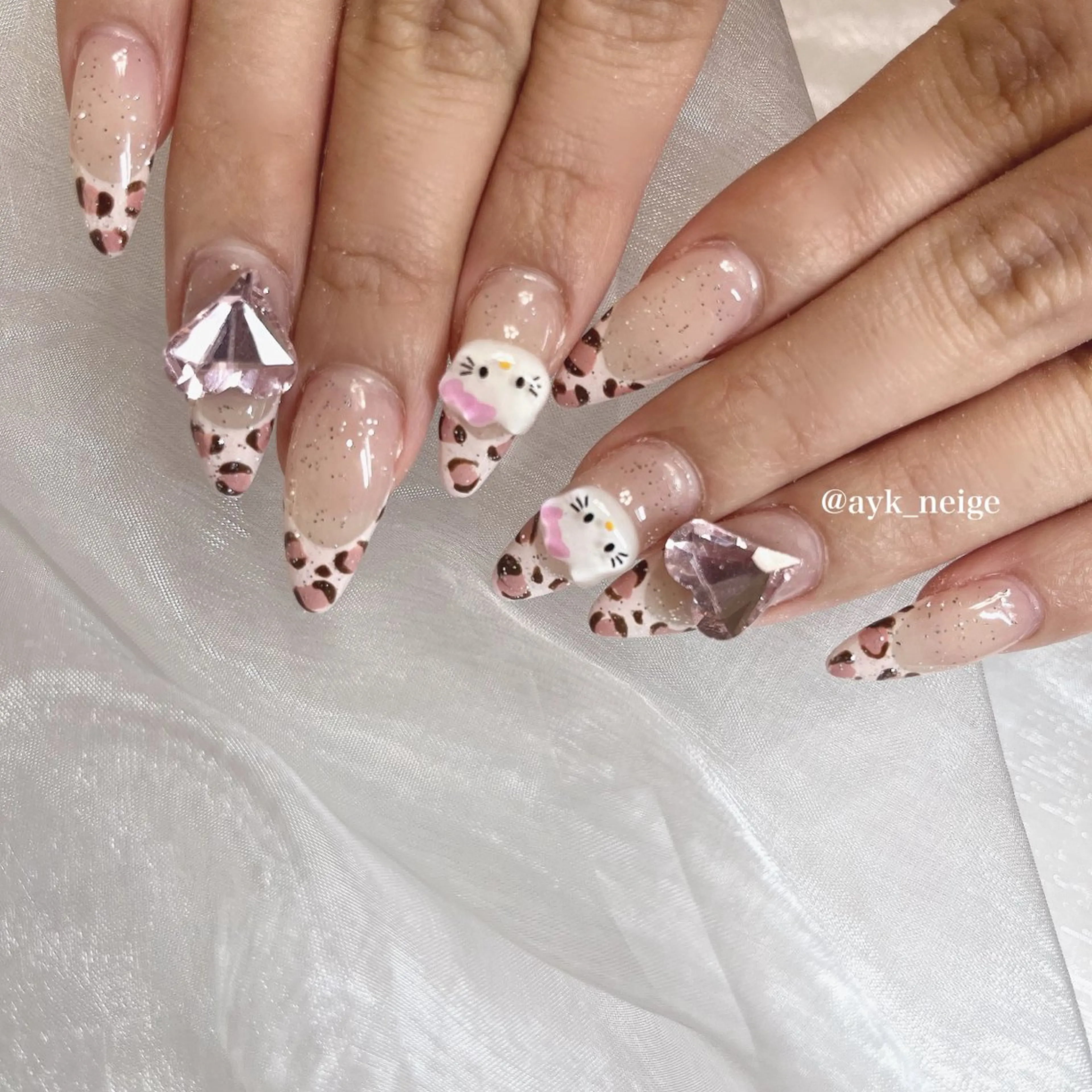 ネイル フットネイル キラキラネイル 韓国ネイル リボン n'eige nail所属・大谷 綾香のネイルデザイン