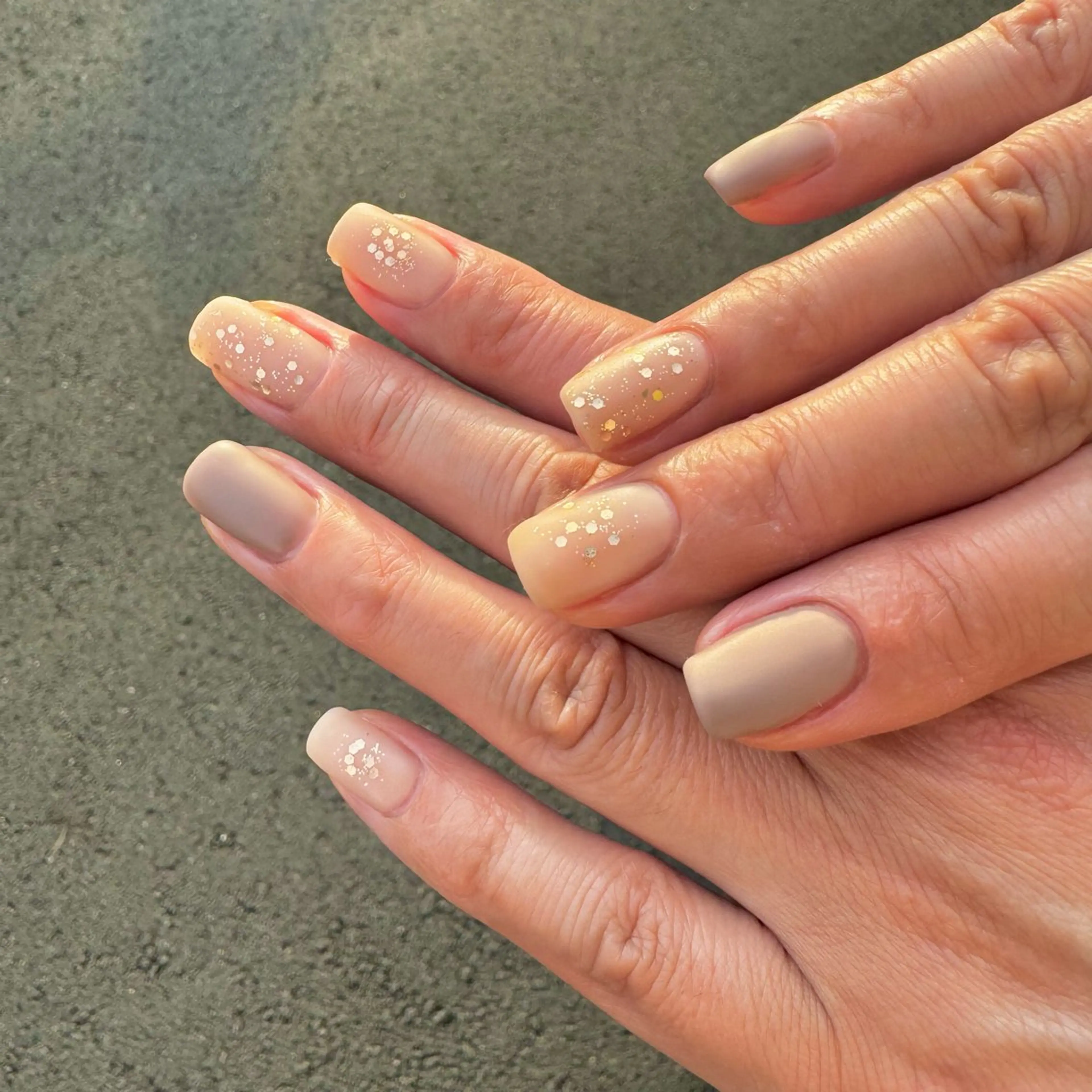 ネイル キラキラネイル マットネイル Nail Sant Esperanza by SALON DE やす所属・Sant Esperanzaのネイルデザイン