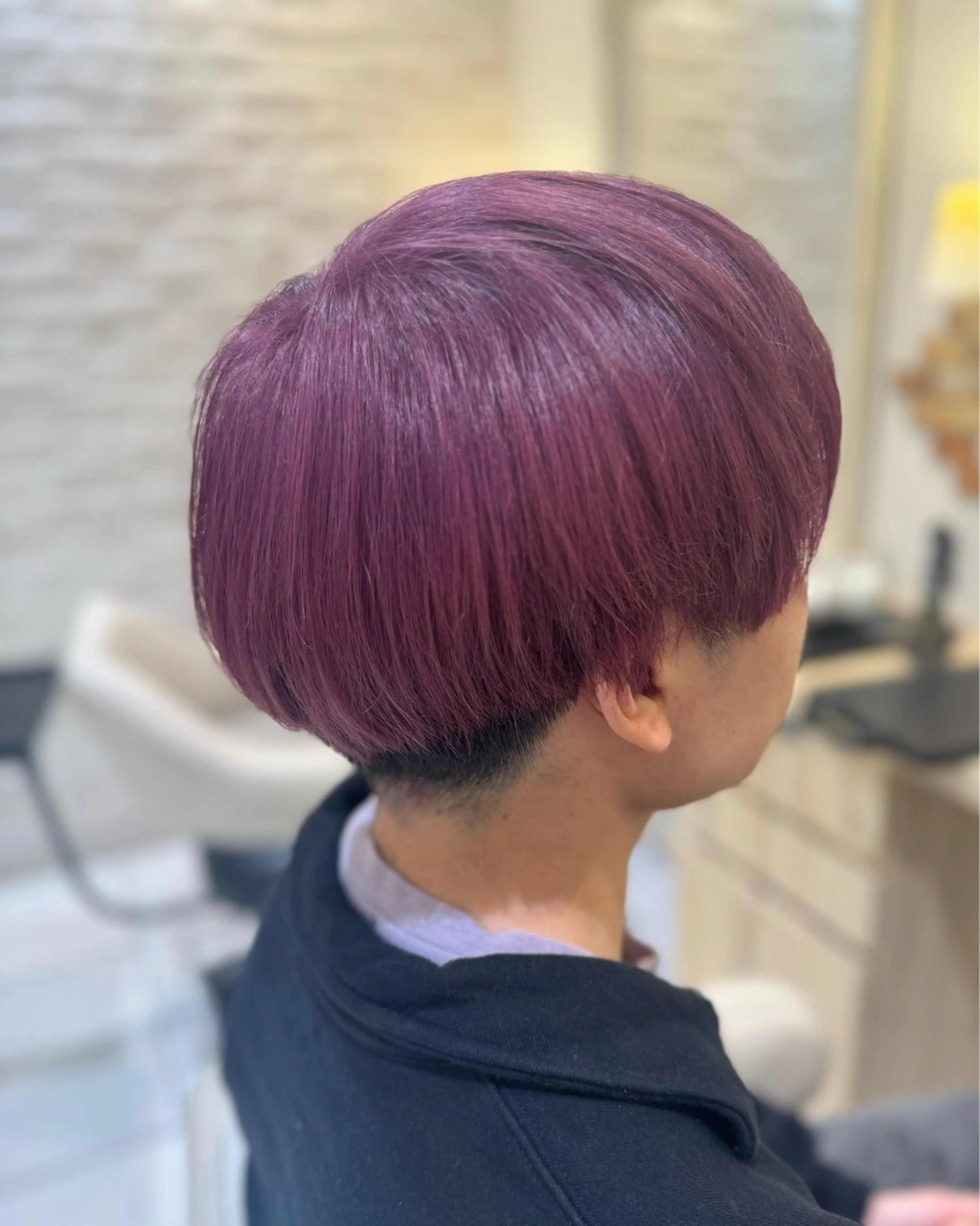 ショート ハイトーンカラー 髪質改善カラーノトのヘアスタイル