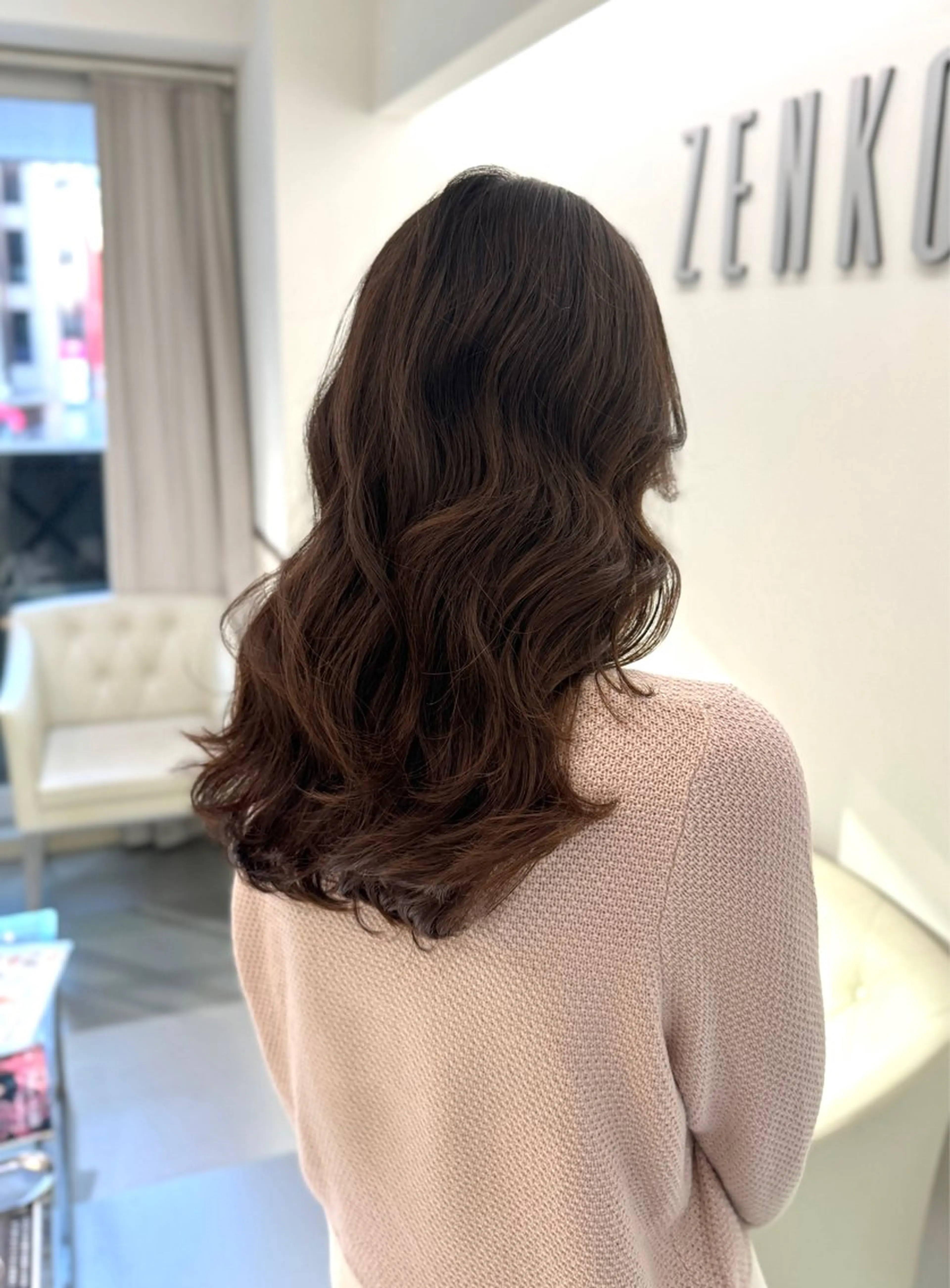 ロング パーマ コテ巻き風パーマ/ キミシマカイトのヘアスタイル