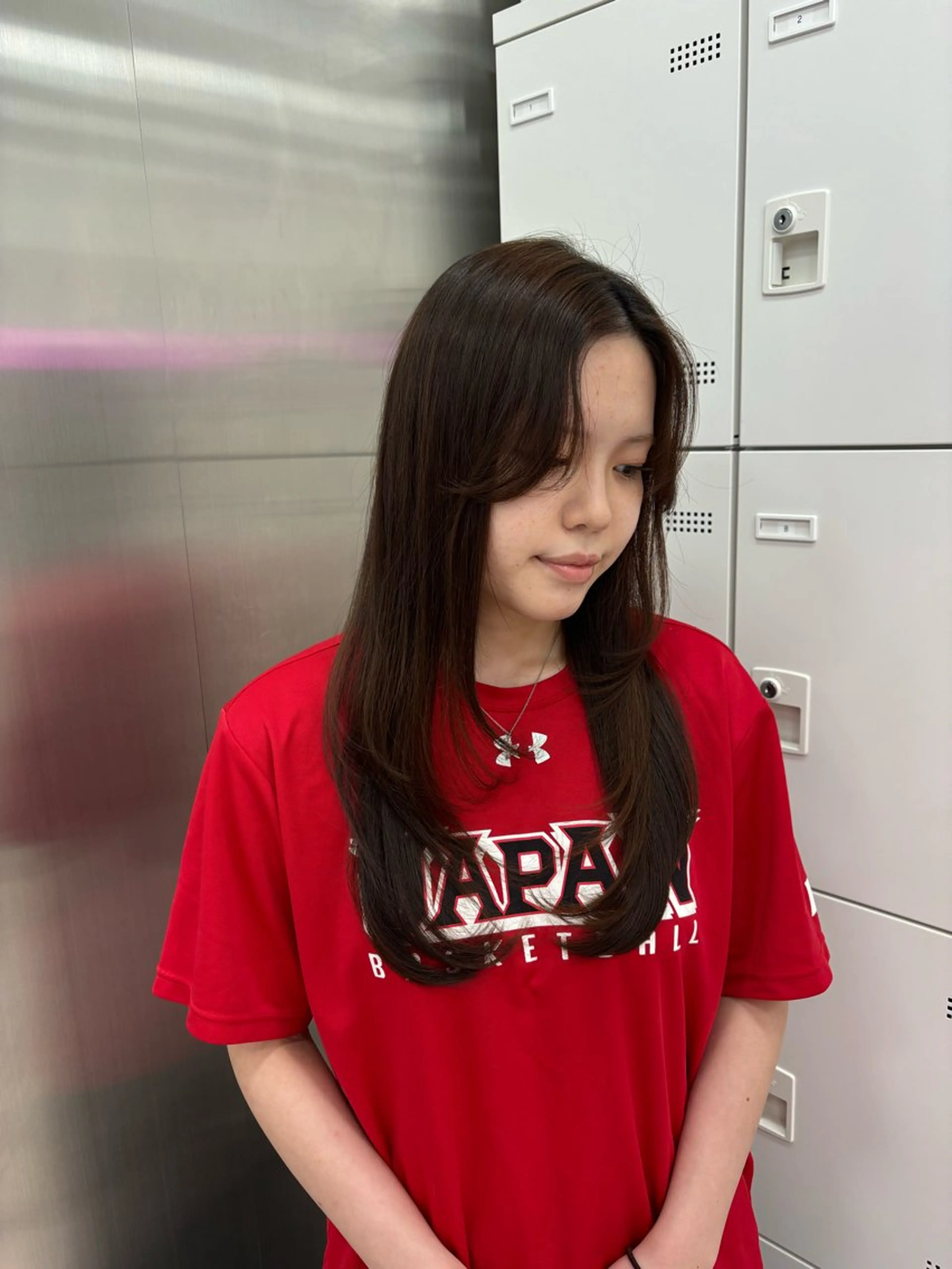ロング カラー カット ヘアカラー トリートメント ヘッドスパ ヘアセット 韓国レイヤー ハッシュカットのヘアスタイル