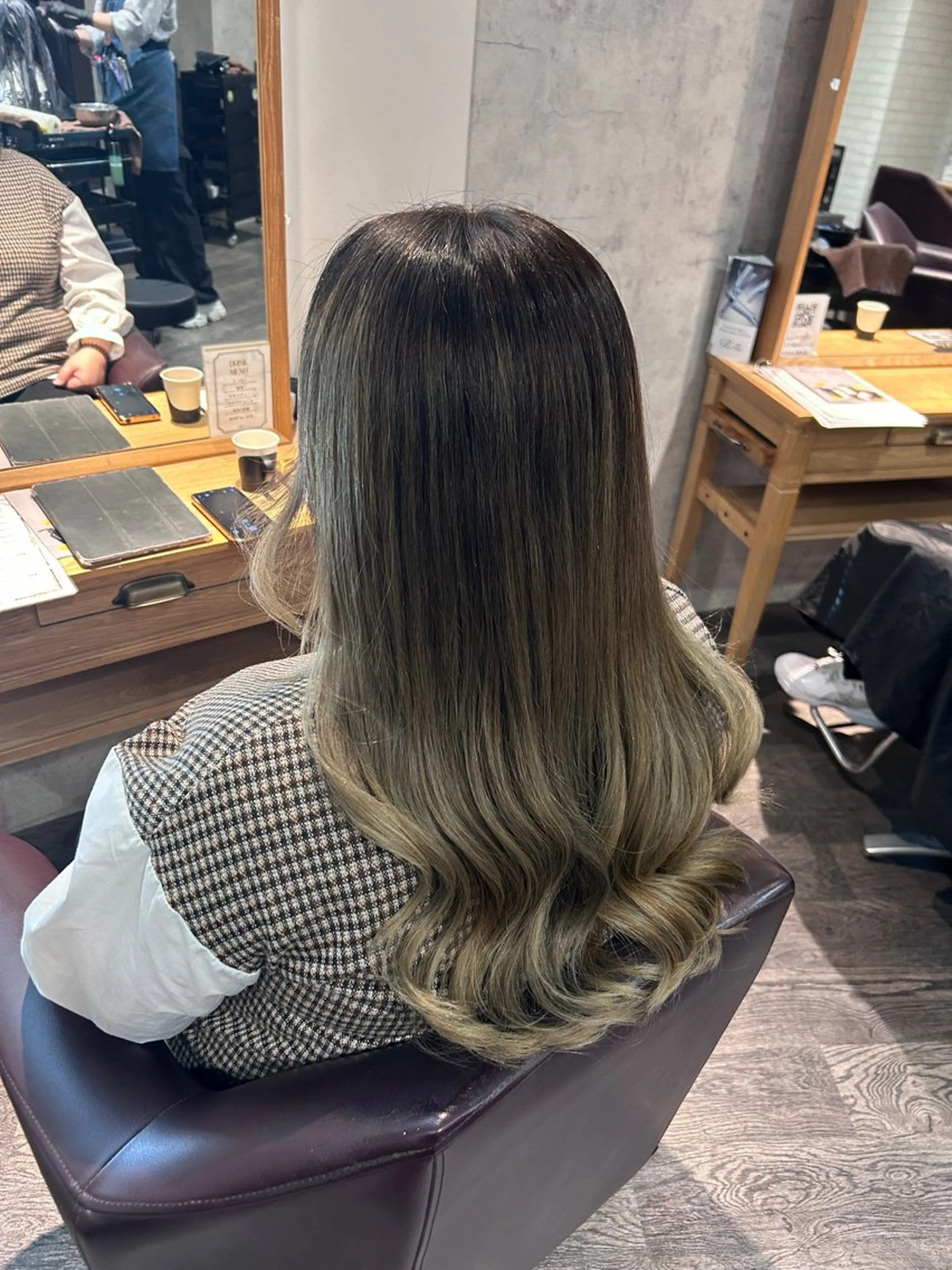 ロング レイヤーカット 縮毛矯正 ハイトーン🇰🇷 19歳美容師アリルのヘアスタイル