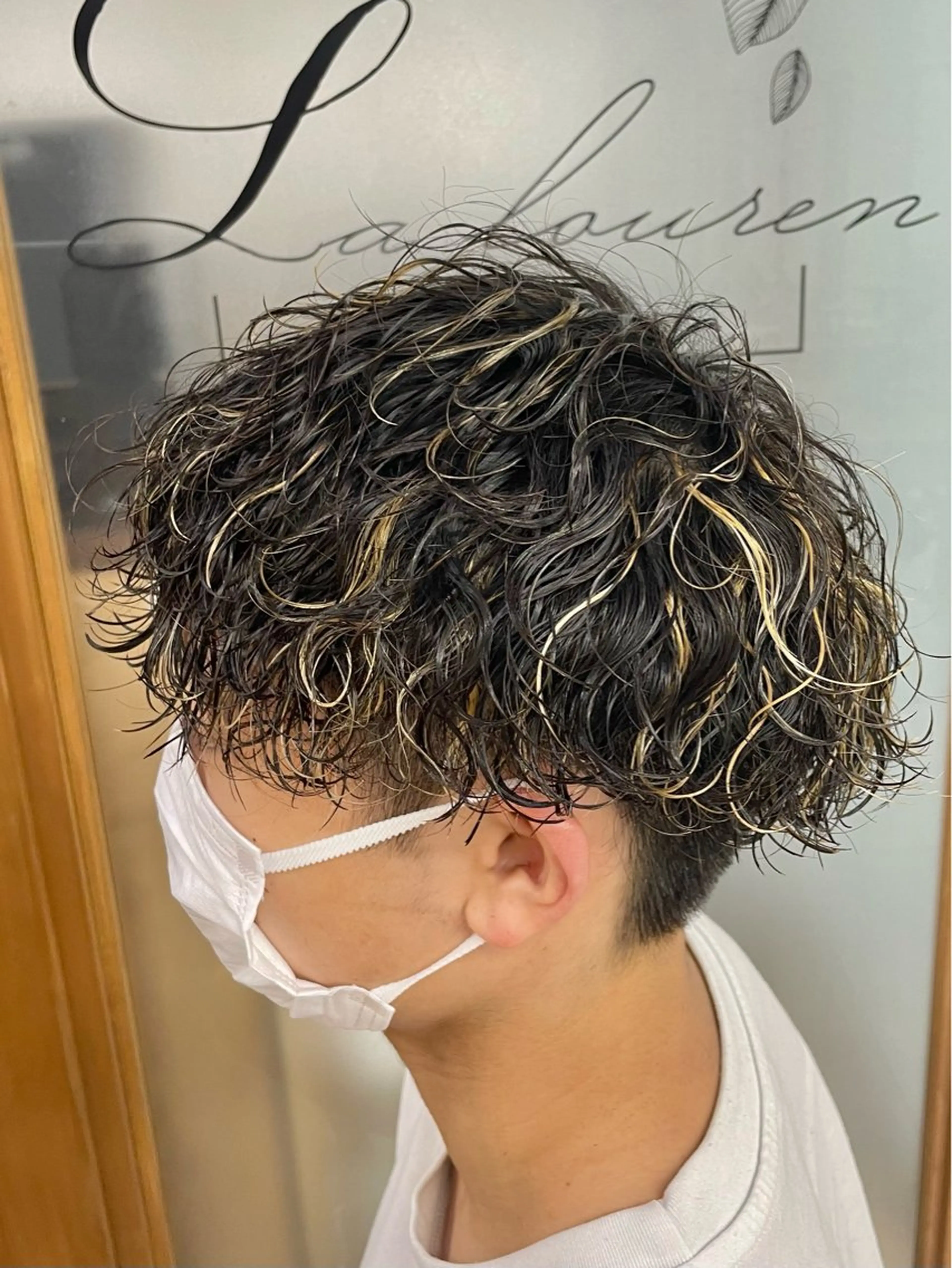 カラー パーマ メンズ メンズメッシュ メンズパーマ 波巻きパーマ メッシュ 👑立川No.1筋肉 美容師👑しゅーとのヘアスタイル