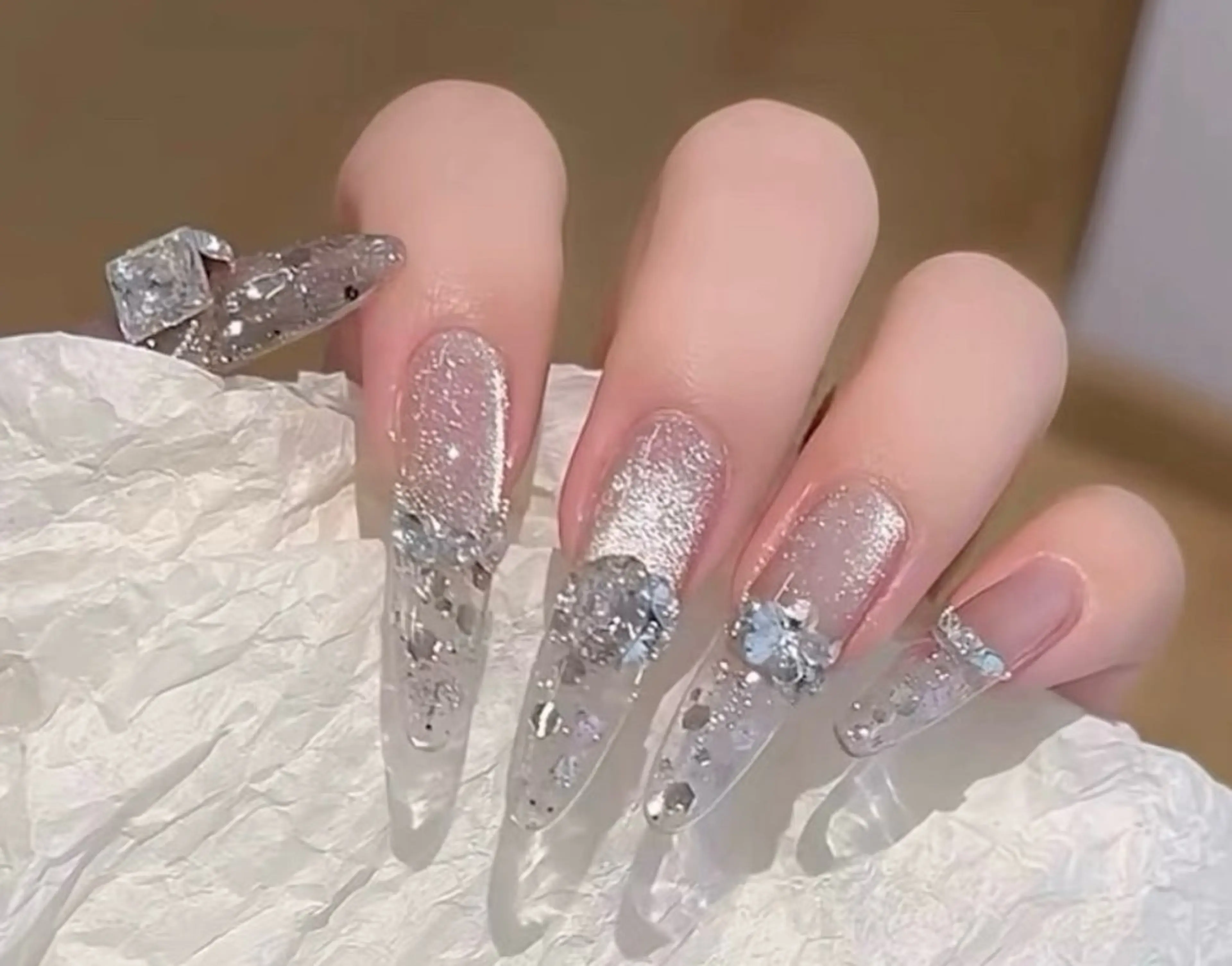 ネイル チークネイル 長さ出し フラワーネイル フレンチネイル ガーリー SunNail池袋駅 ワンホンネイルのネイルデザイン