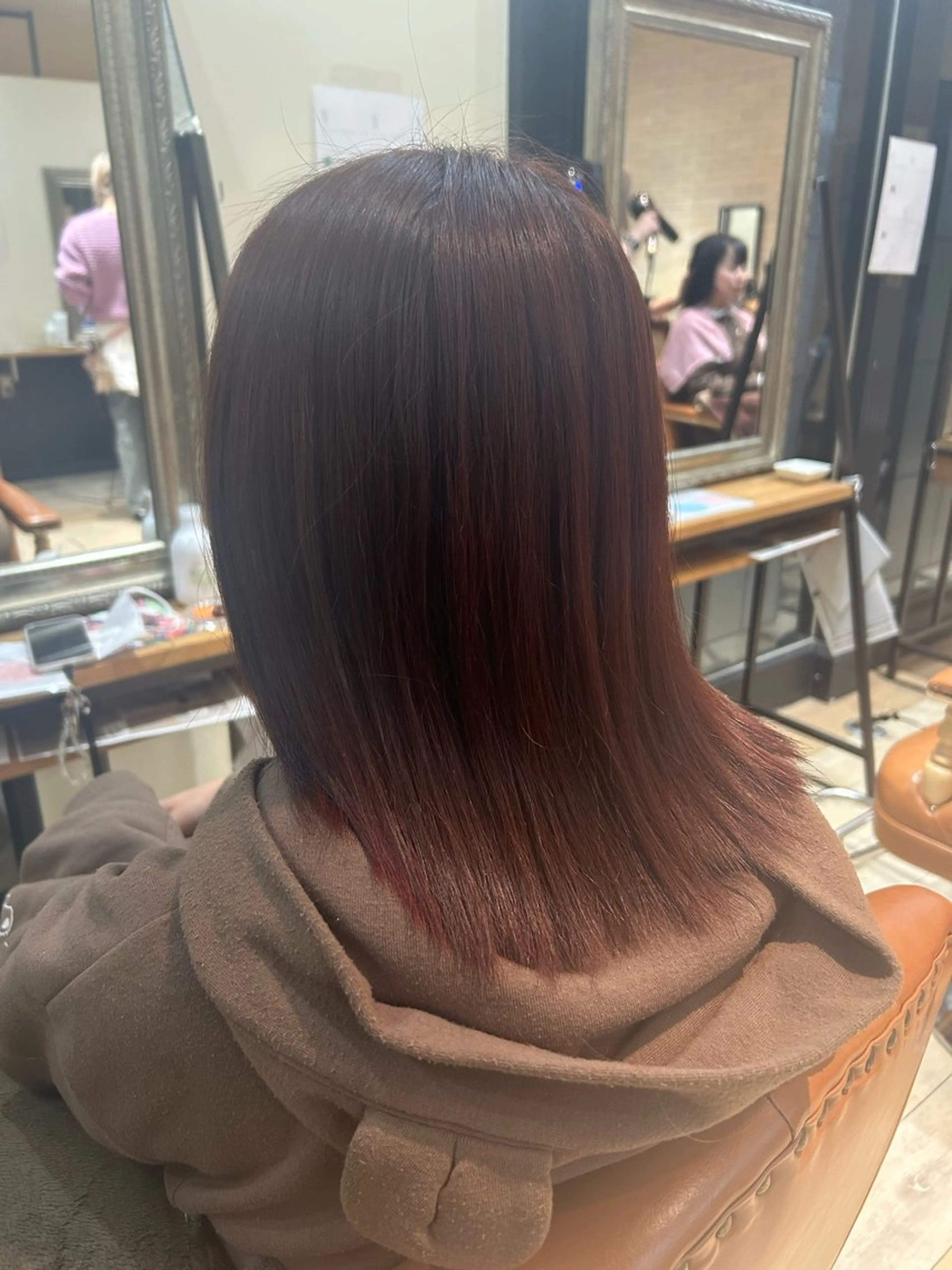ミディアム カラー 松尾 遥花のヘアスタイル