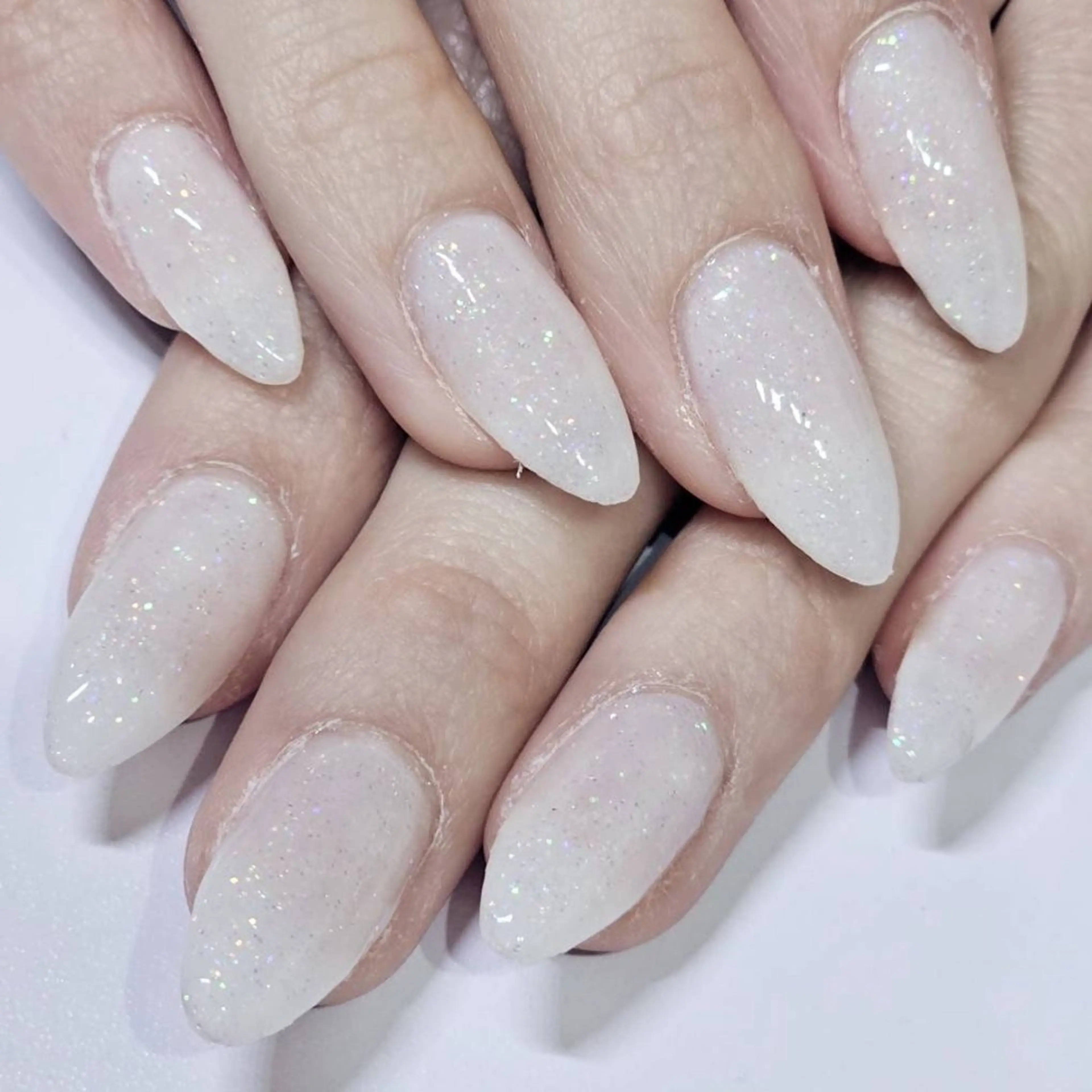 ネイル ラメ(グリッター) ワンカラーネイル ホワイト ハンドネイル よしだ ひろきのネイルデザイン