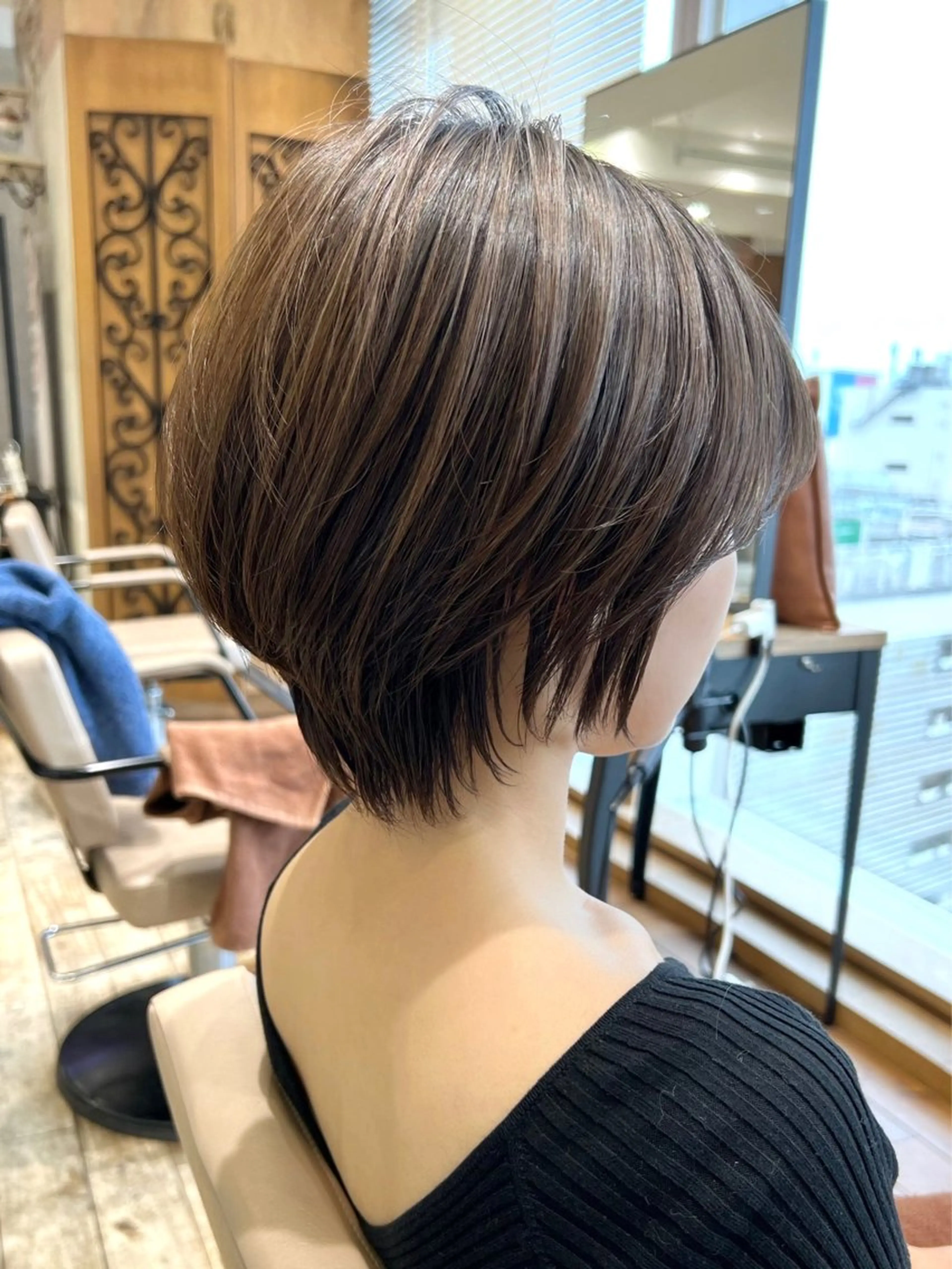 ショート カラー カット ヘアカラー トリートメント 💍新宿ショート 💍岩田莉奈のヘアスタイル