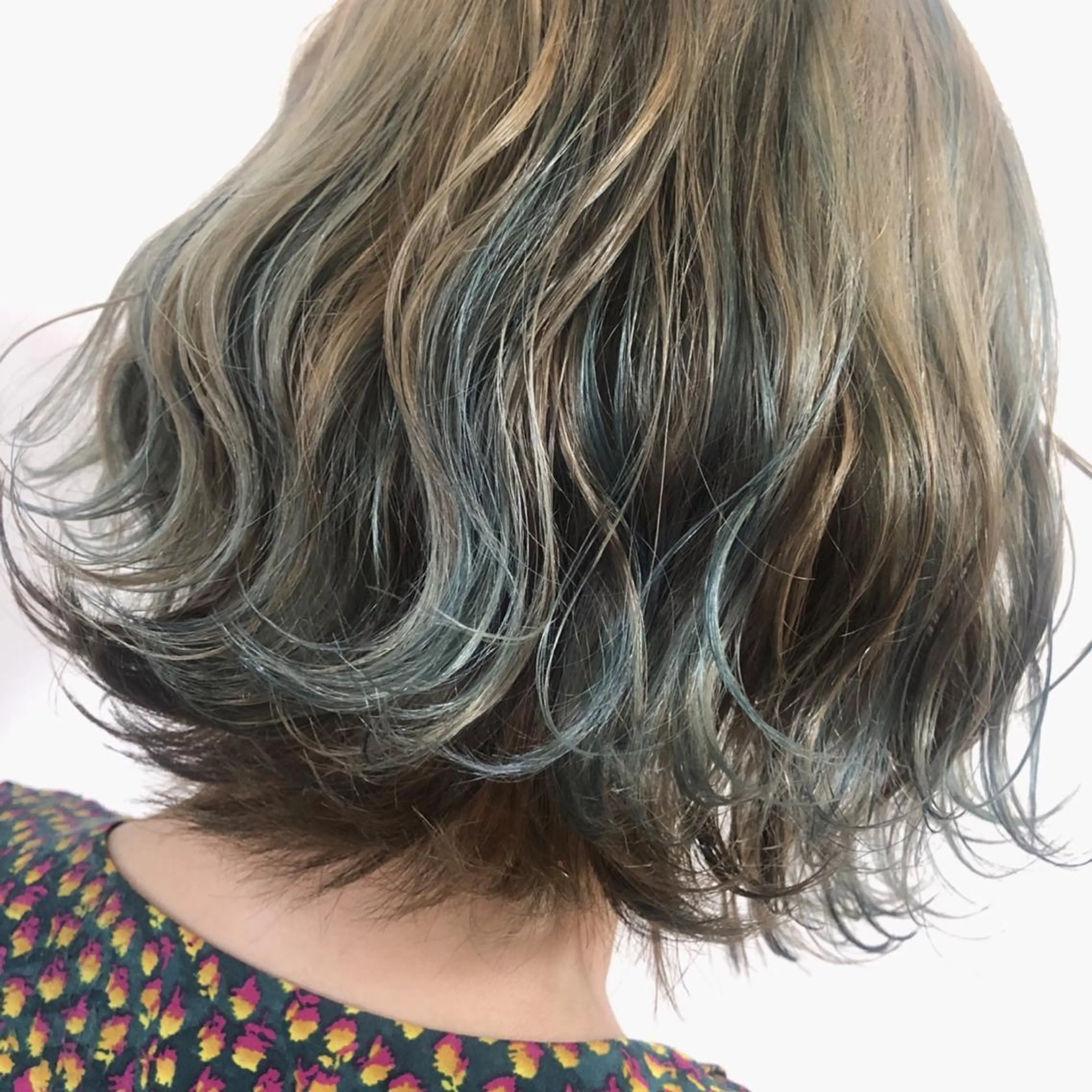 ショート カラー ベージュカラー ハイライトカラー ハイライト ヘアカラー Rina  のヘアスタイル