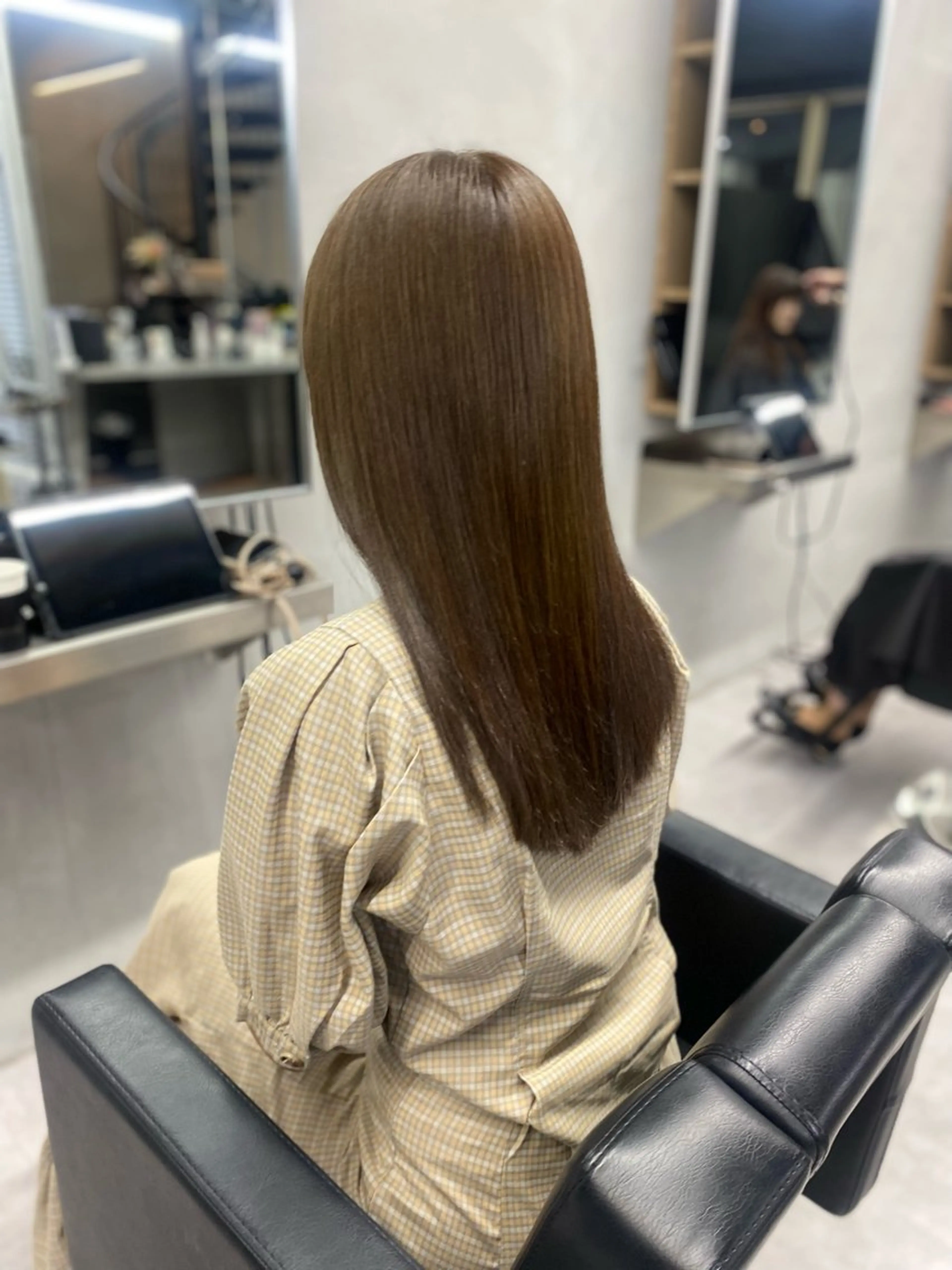 セミロング 髪質改善 カット ヘアカラー トリートメント 艶髪/縮毛矯正 🫧辻野海羽のヘアスタイル