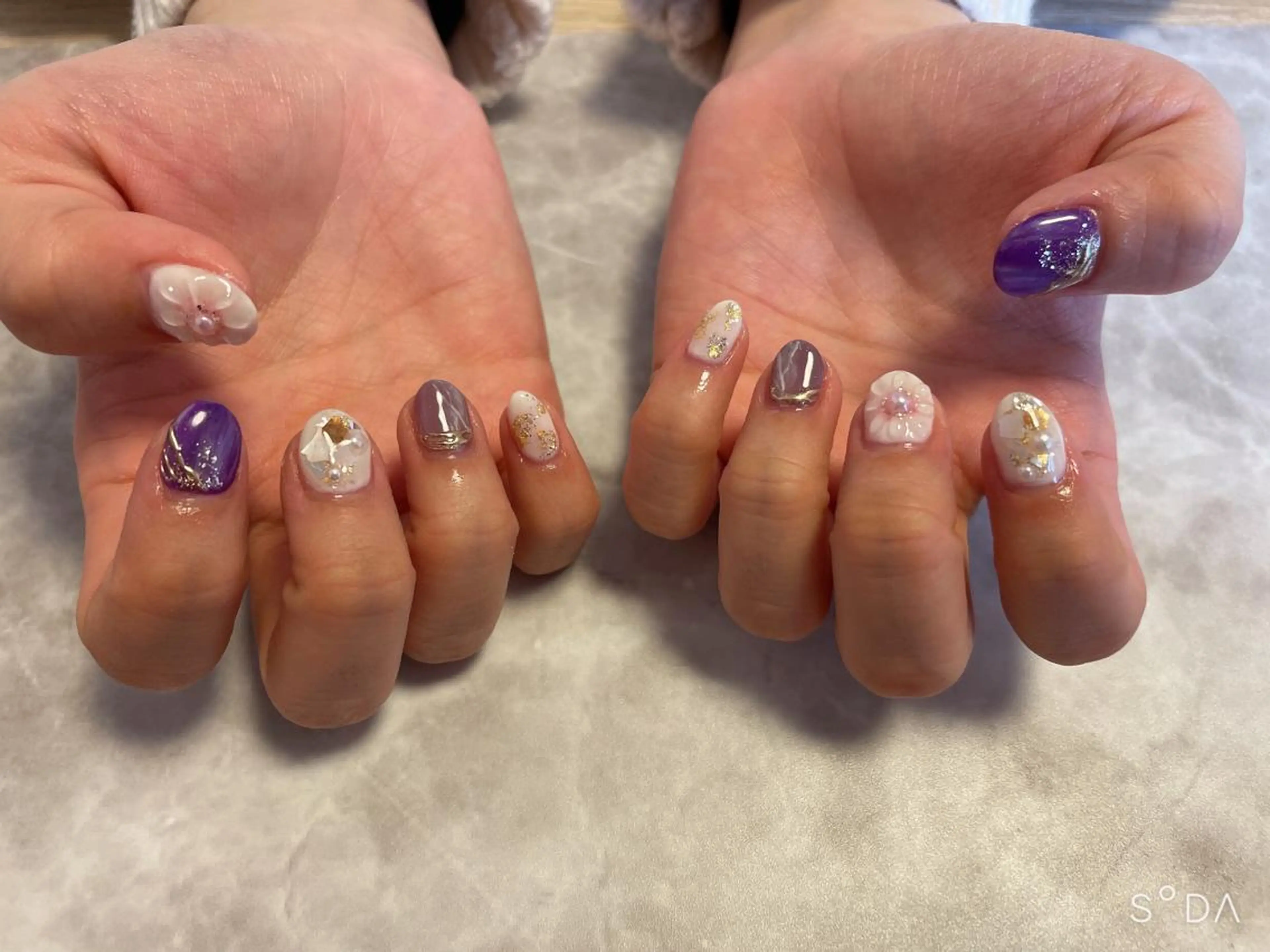 ネイル 成人式 フラワーネイル ニュアンスネイル ぷっくりネイル Nail salon Betty❤︎のネイルデザイン