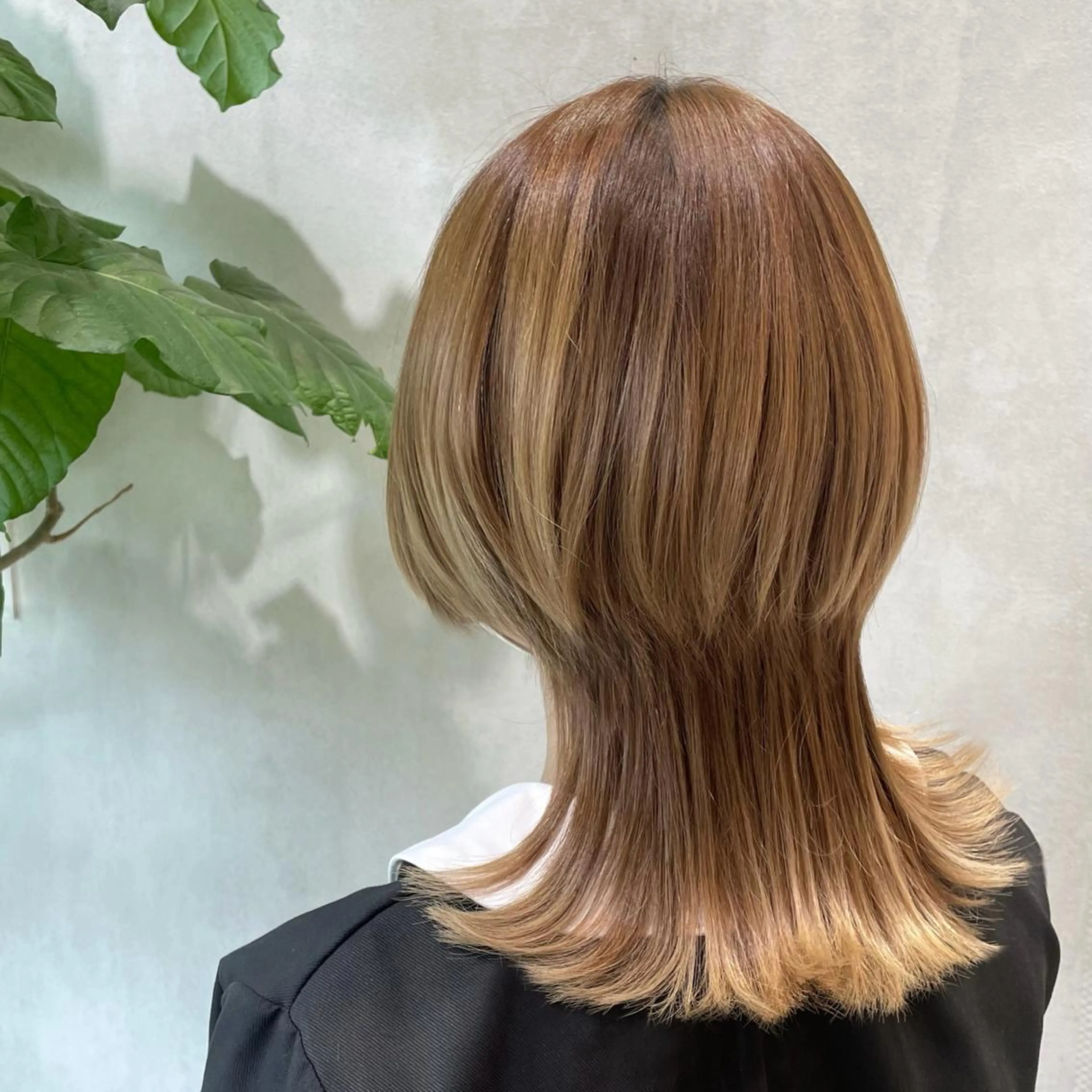 ミディアム ウルフカット Lico所属・濱野 玲奈のヘアスタイル