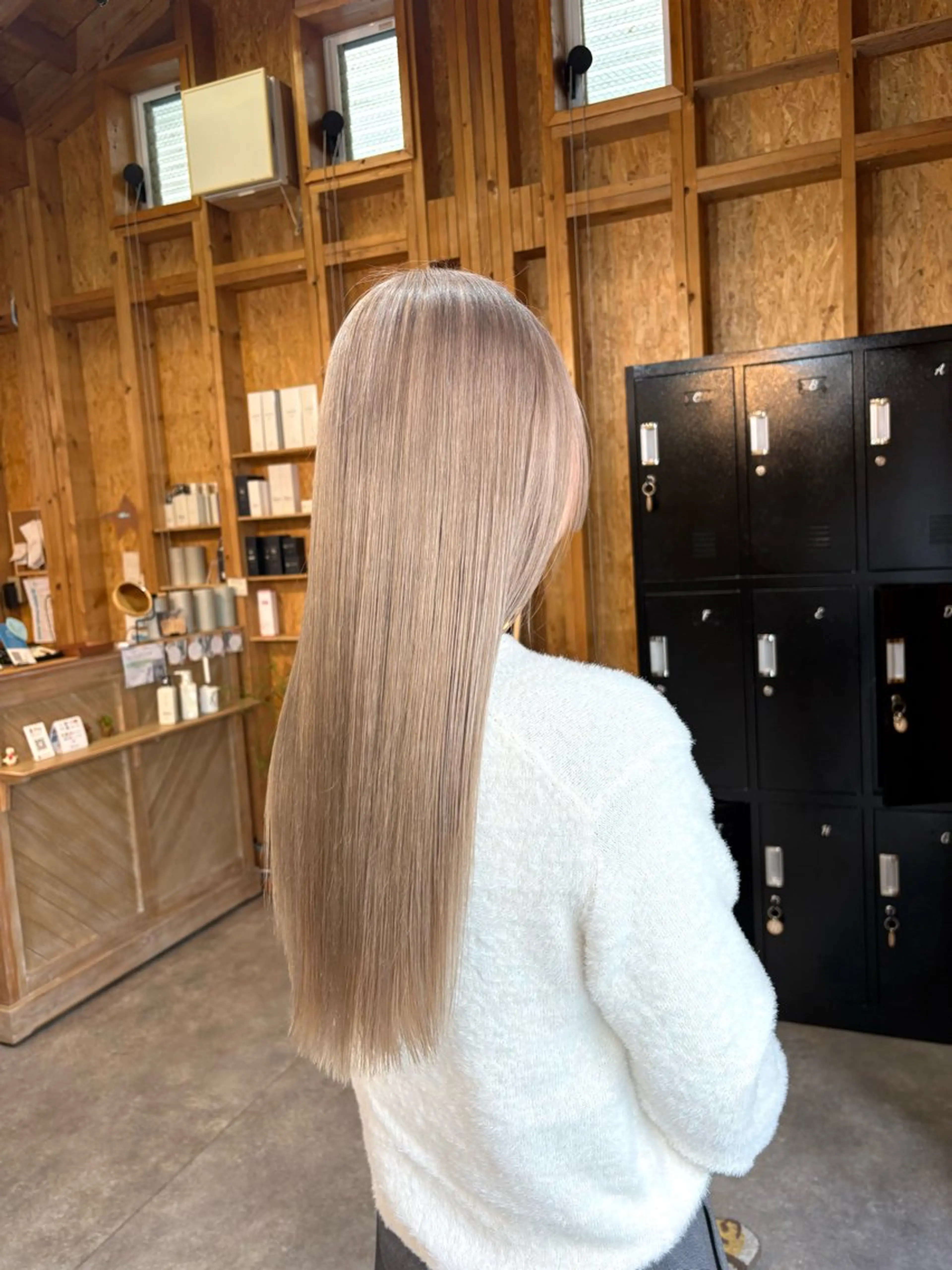 カラー 🪽うるつやカラーく びれレイヤーchiaのヘアスタイル