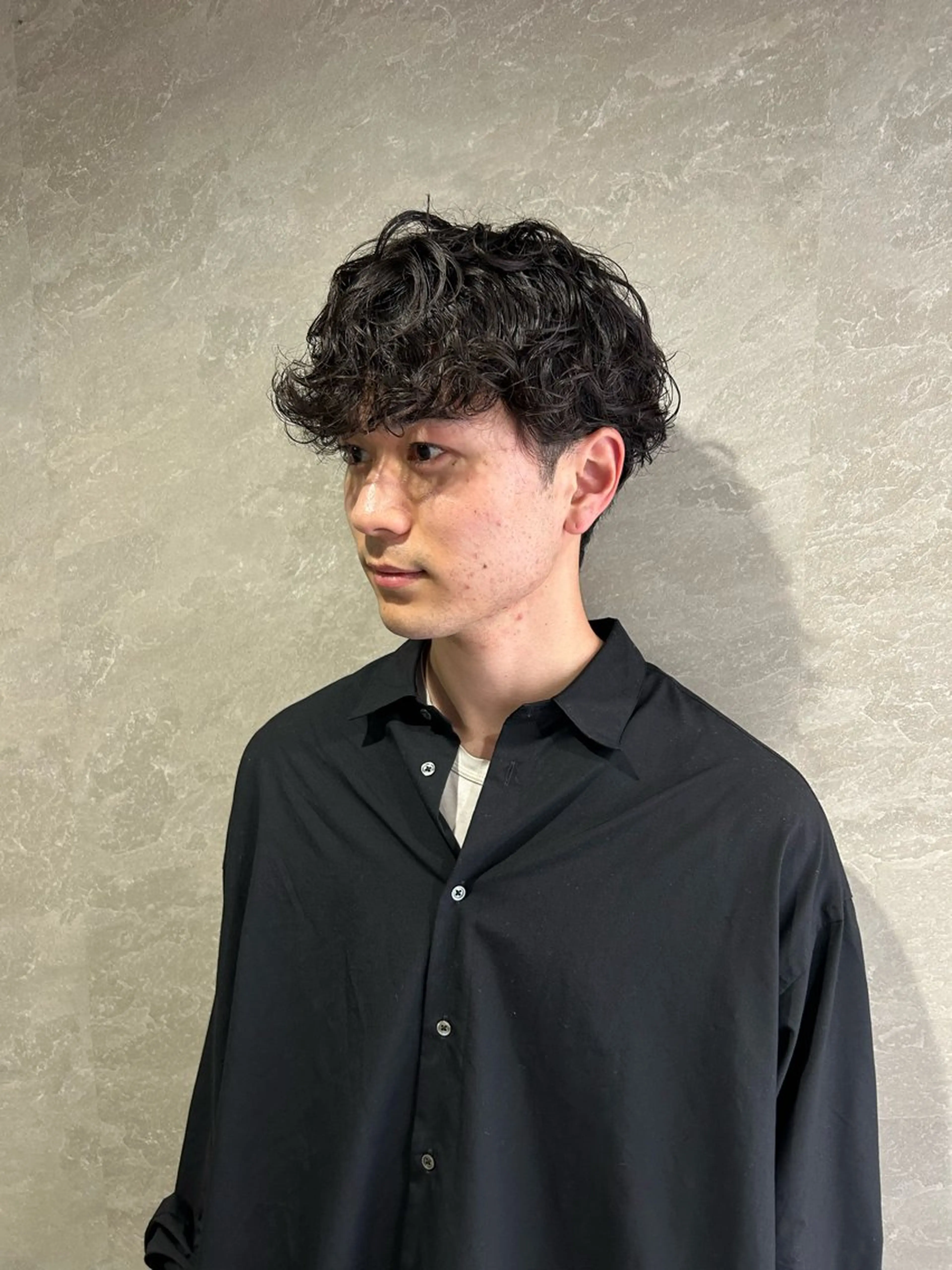 パーマ メンズ カット パーマ 新宿 韓国 シャドウパーマ 志龍のヘアスタイル