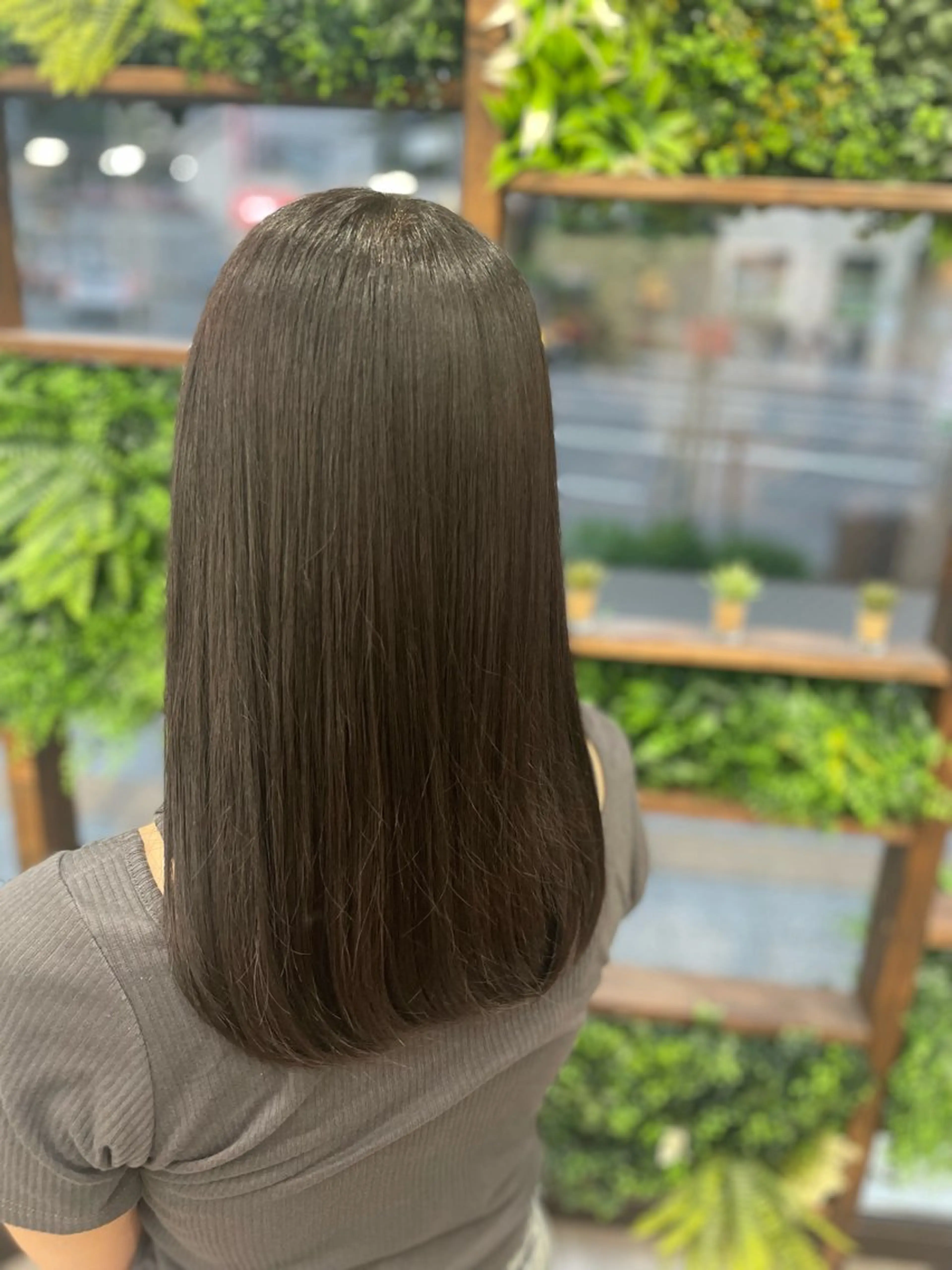 セミロング 佐藤 なつののヘアスタイル