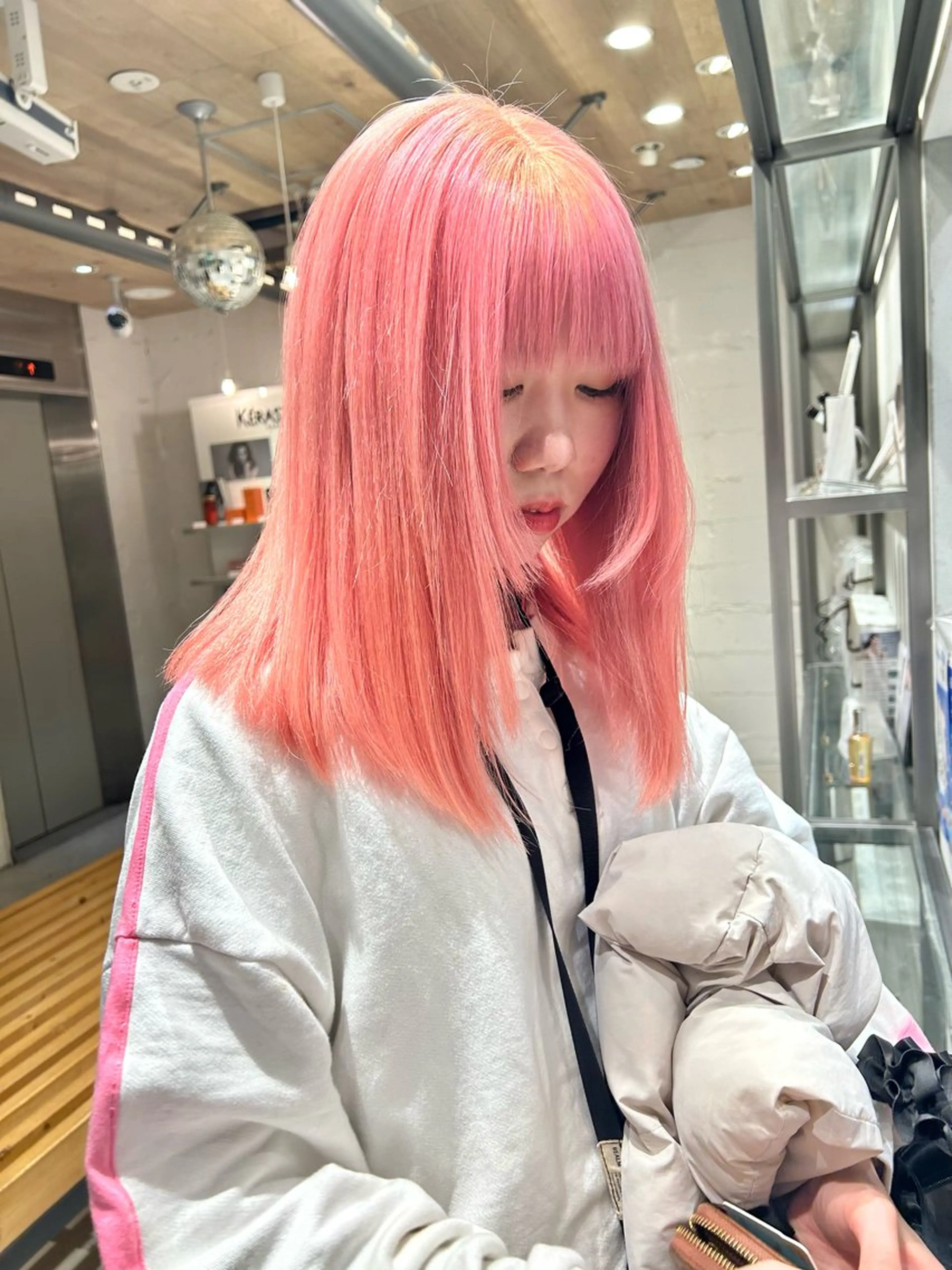 ミディアム カラー カット ヘアカラー トリートメント ✨ブリーチ特化✨ 💚Acchon💚のヘアスタイル