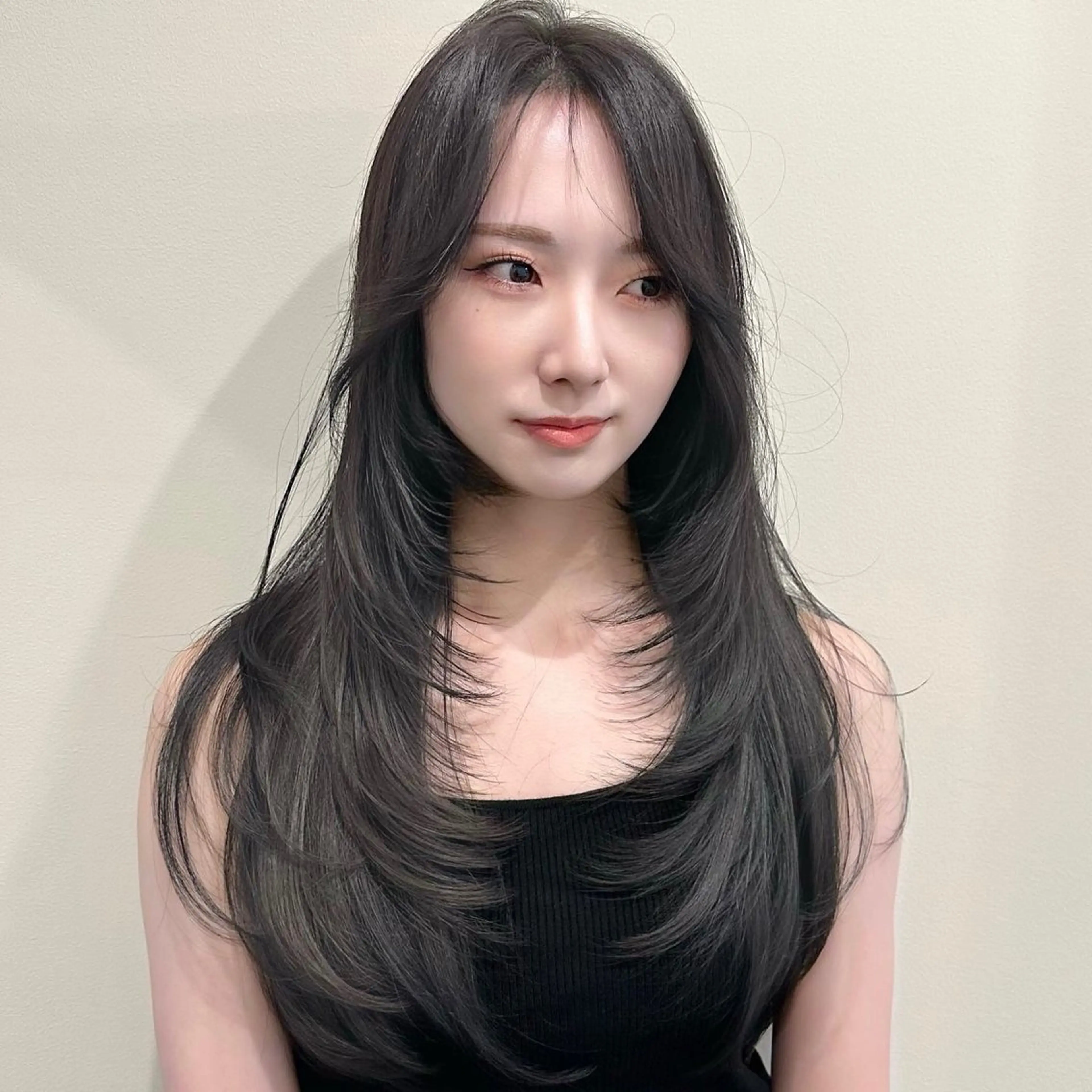 セミロング カット ヘアカラー トリートメント 🌹ハッシュカット、 レイヤー韓国ヘア🌹のヘアスタイル