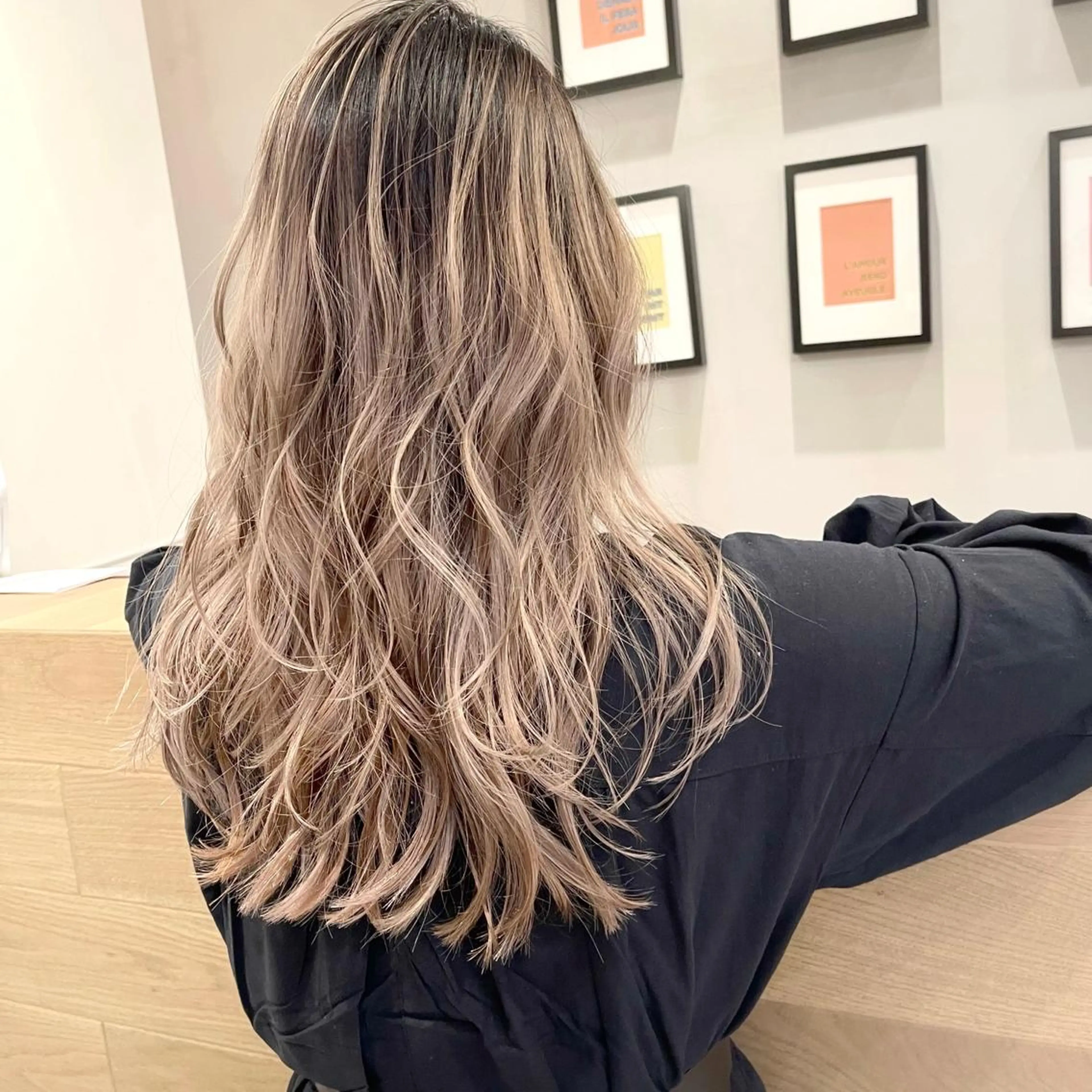 セミロング カラー ヘアアレンジ バレイヤージュ デザインカラー ハイライトカラー 外国人風カラー ハイライト カット ヘアカラー トリートメント アンドウ ユウ/ レイヤーカット/韓国のヘアスタイル