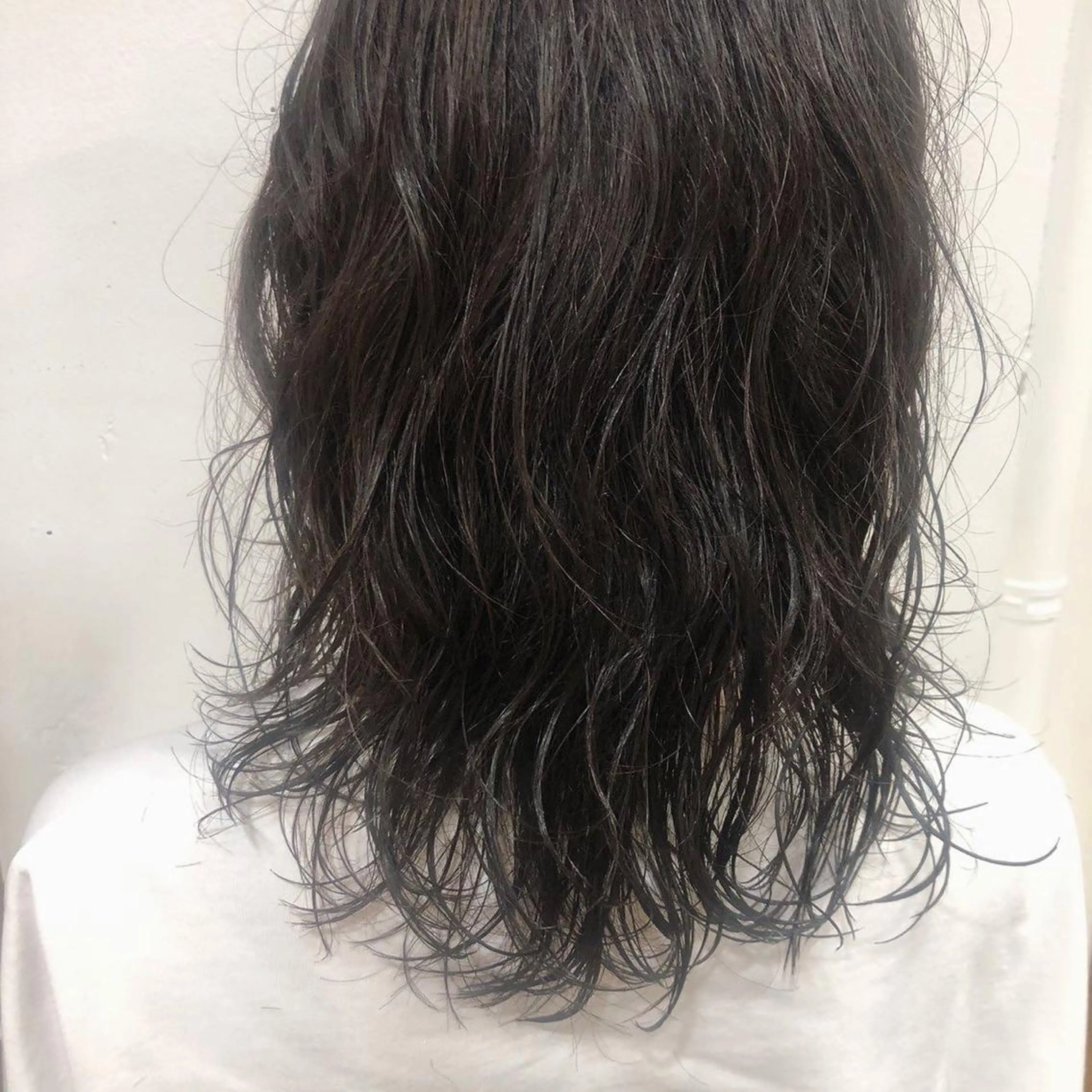 ミディアム パーマ ブリーチなしで透け感 暖色カラーボブaoiのヘアスタイル