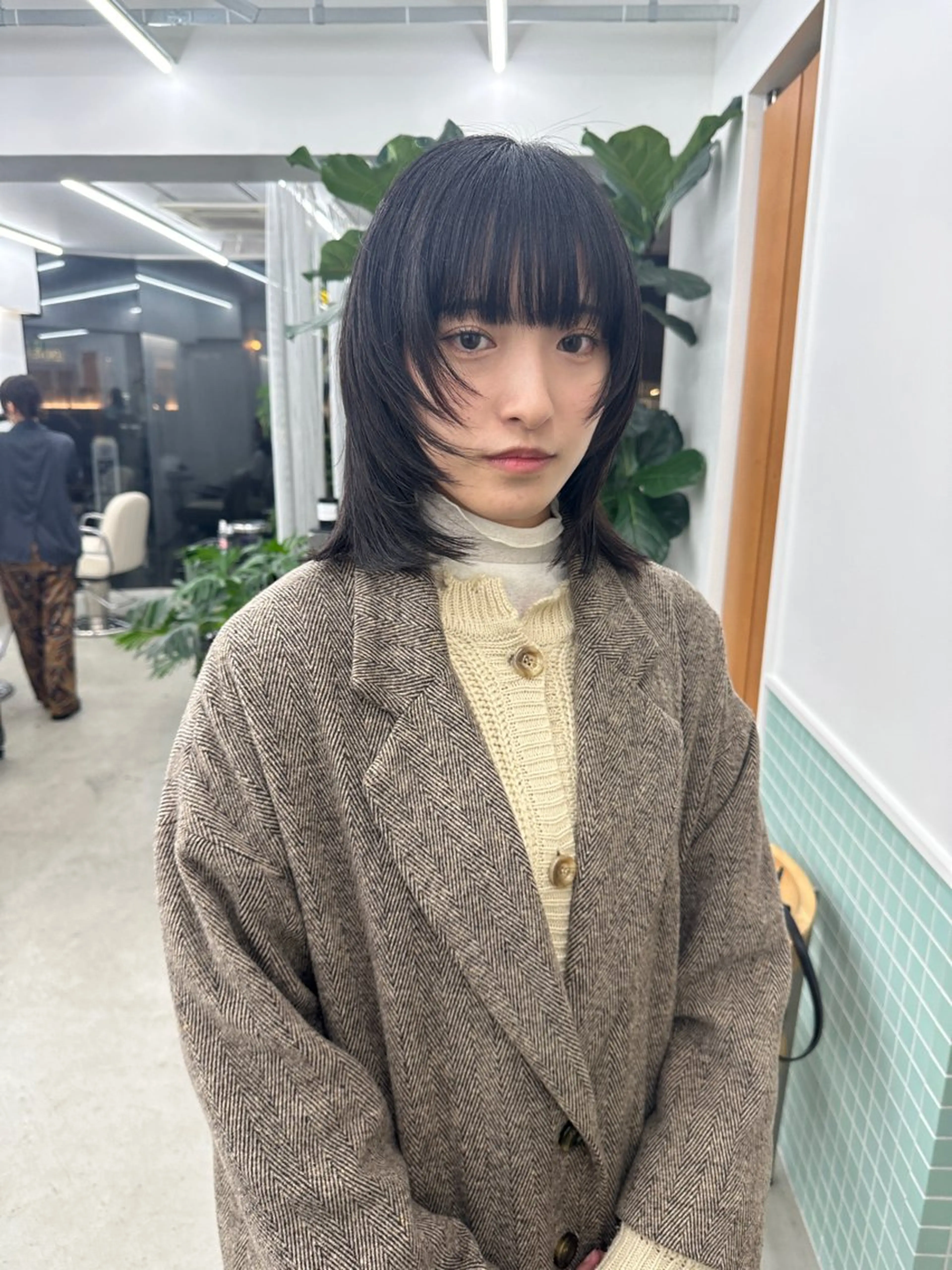 ミディアム カラー ミディアムレイヤー グレージュ デザインカット レイヤーカット カット ヘアカラー トリートメント ボブ/レイヤー/ケア パーマ/透明感カラーのヘアスタイル