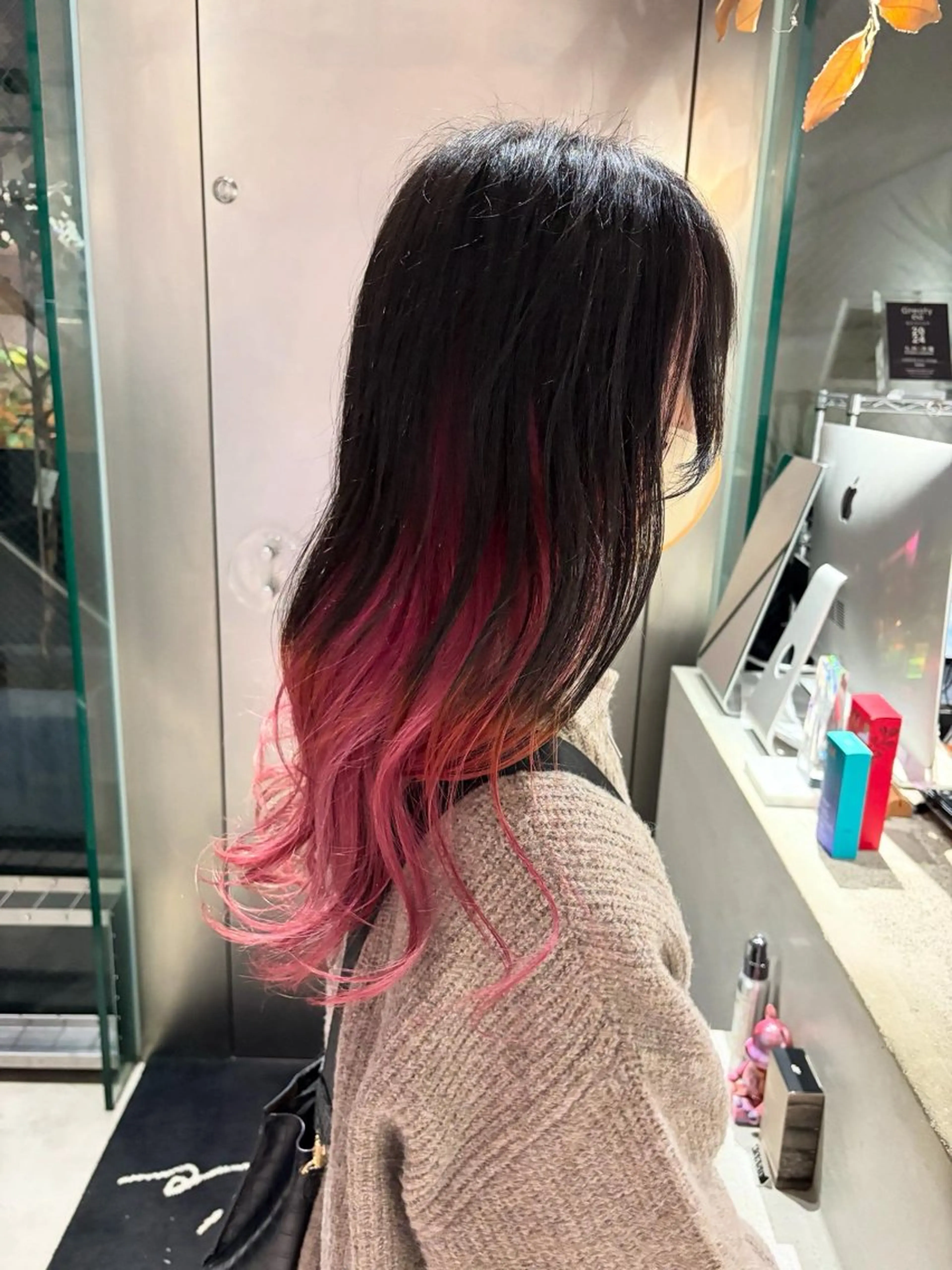ロング カラー ブリーチ ダブルカラー ピンクカラー レッドカラー ヘアカラー トリートメント インナーカラー/天神 ブリーチ/吉田のヘアスタイル