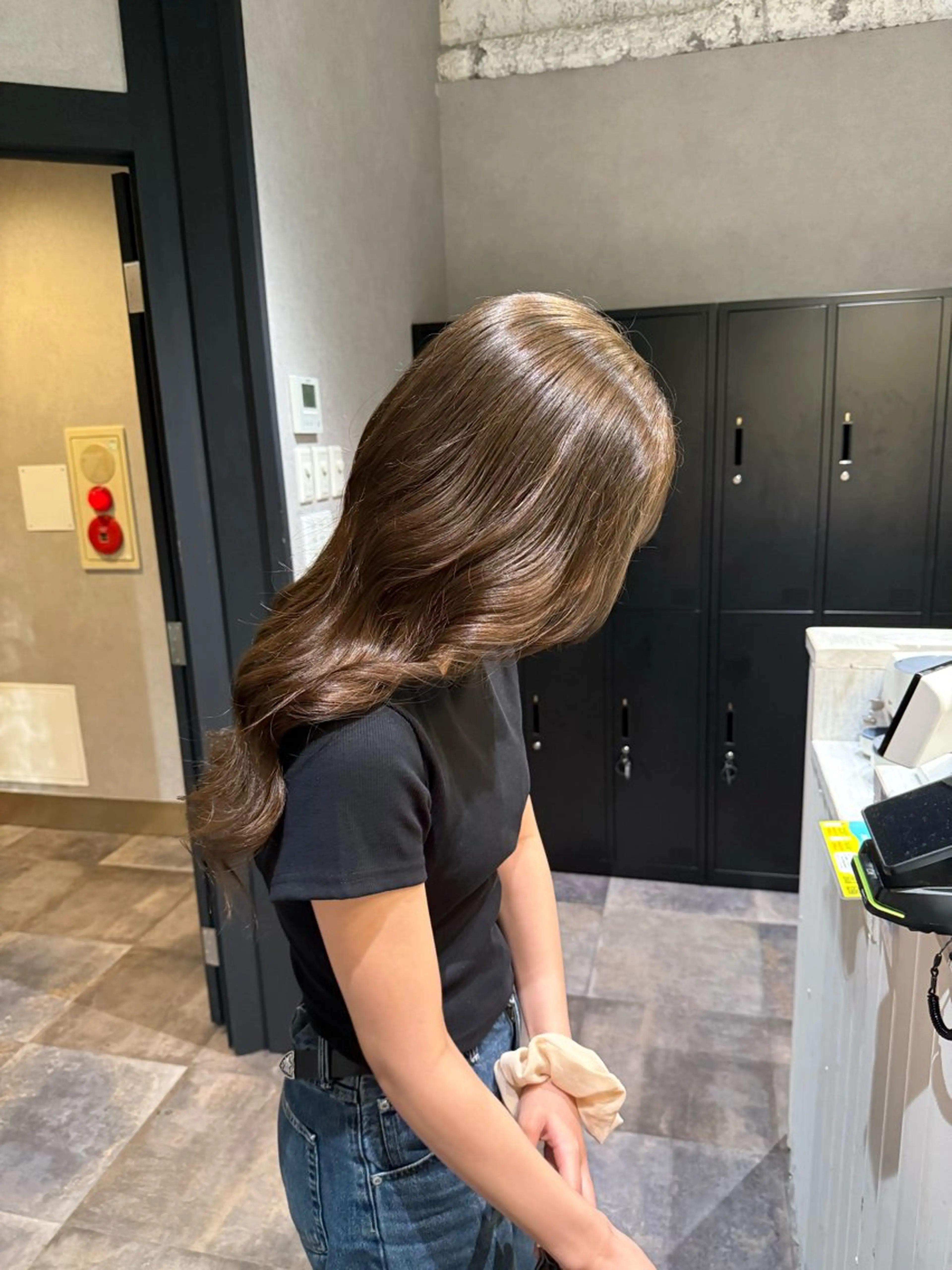 ロング カラー ベージュカラー ブリーチ オリーブベージュ ヘアカラー Lafith hair clan所属・Lafith本通店/ SARAのヘアスタイル