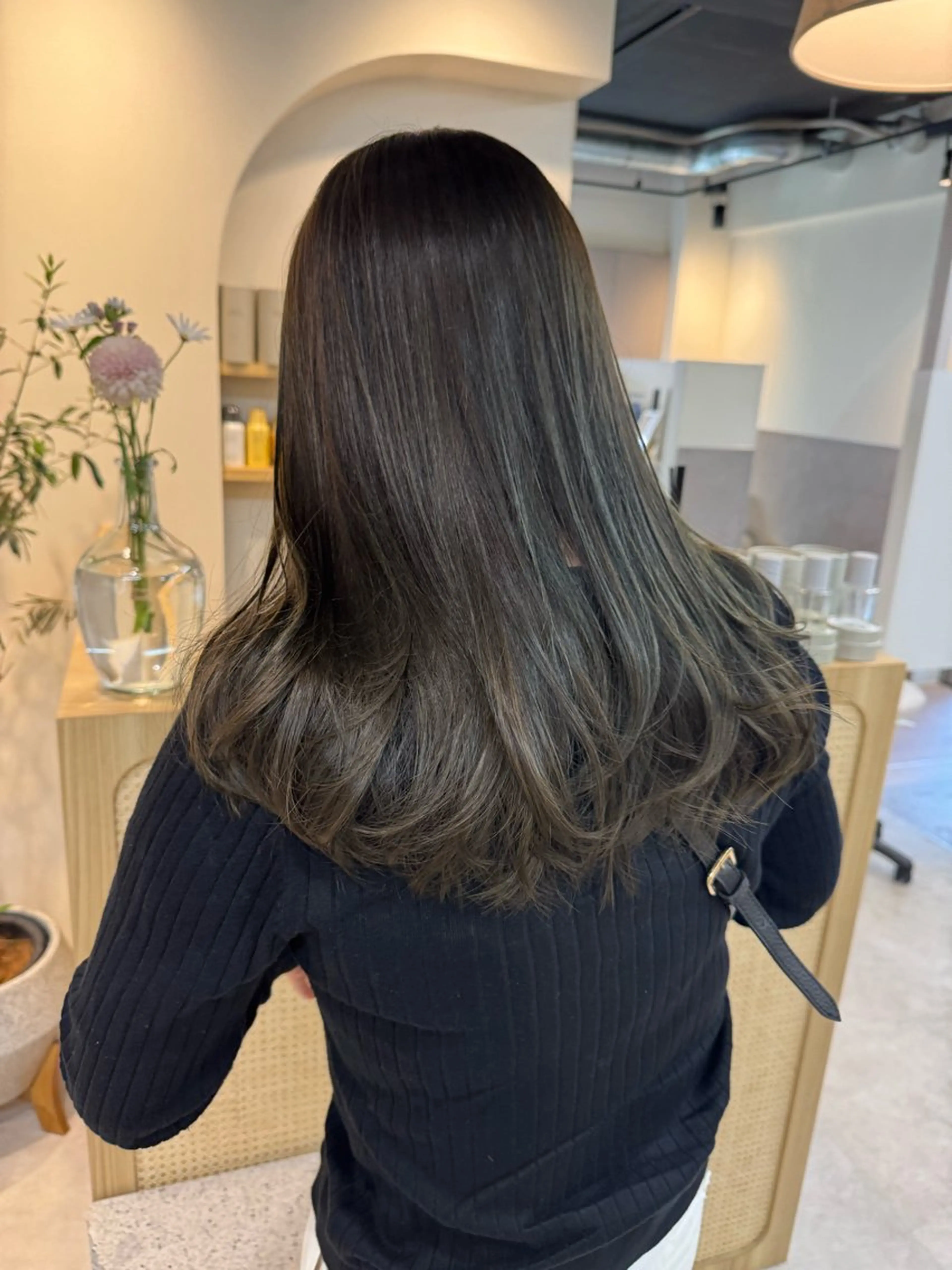 ロング カラー ブリーチ 透明感カラー グレージュ ブリーチなしカラー オリーブグレージュ CaraFUKUOKA所属・江藤 来夢のヘアスタイル