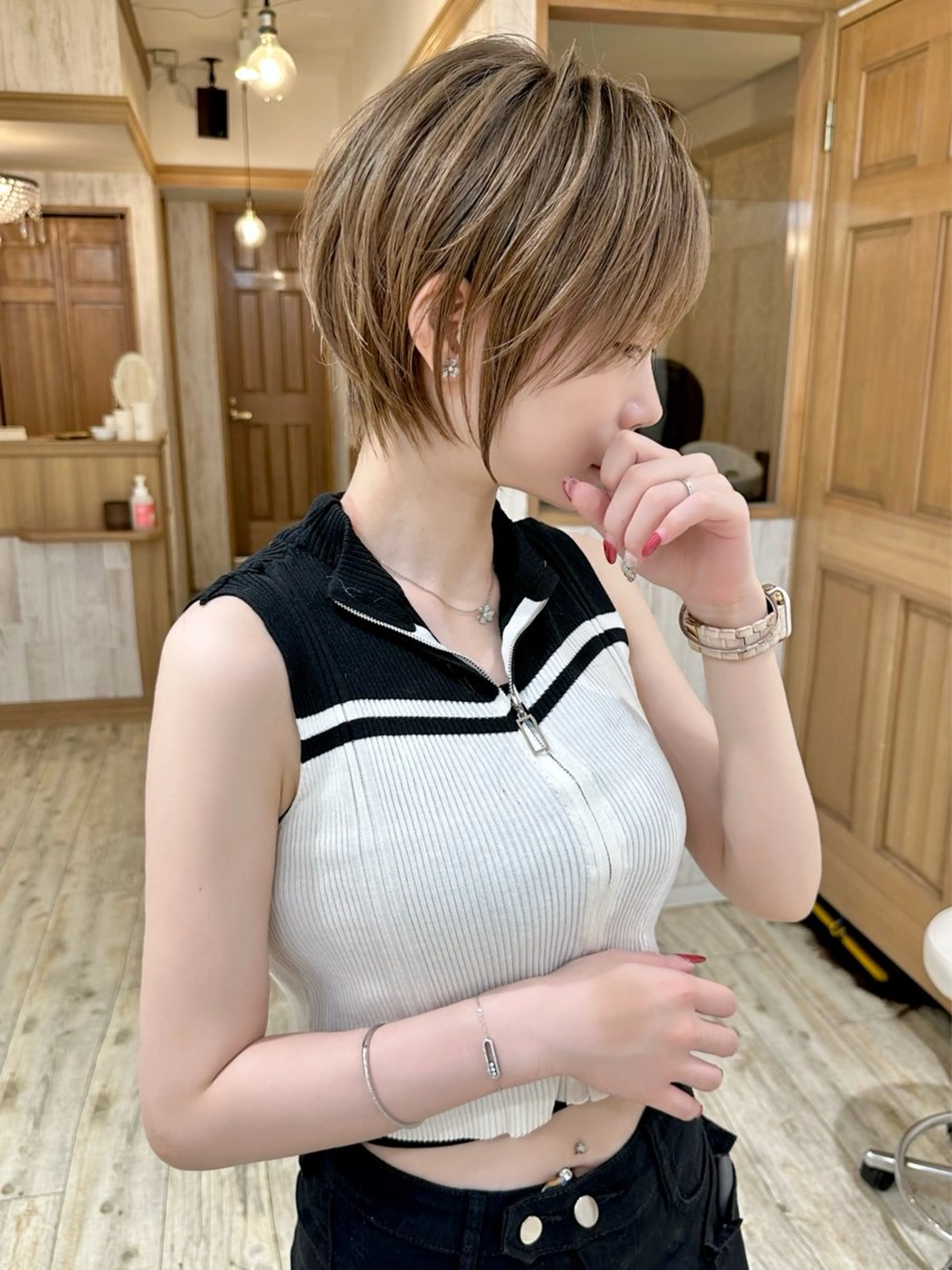 ショート カット おのだ あやなのヘアスタイル