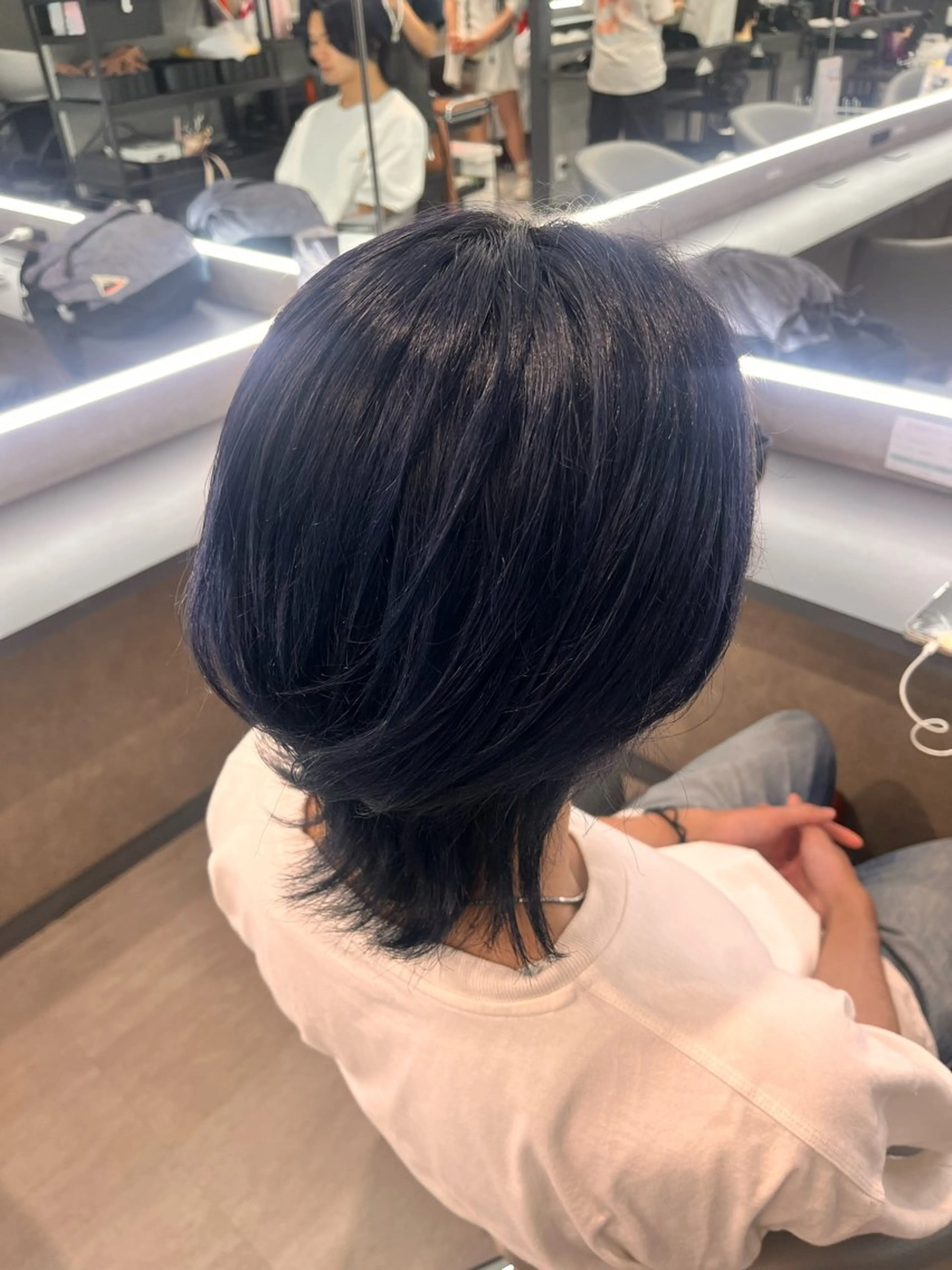 ショート カラー メンズ メンズブリーチ ブリーチ ネイビーカラー ひのはら もえかのヘアスタイル