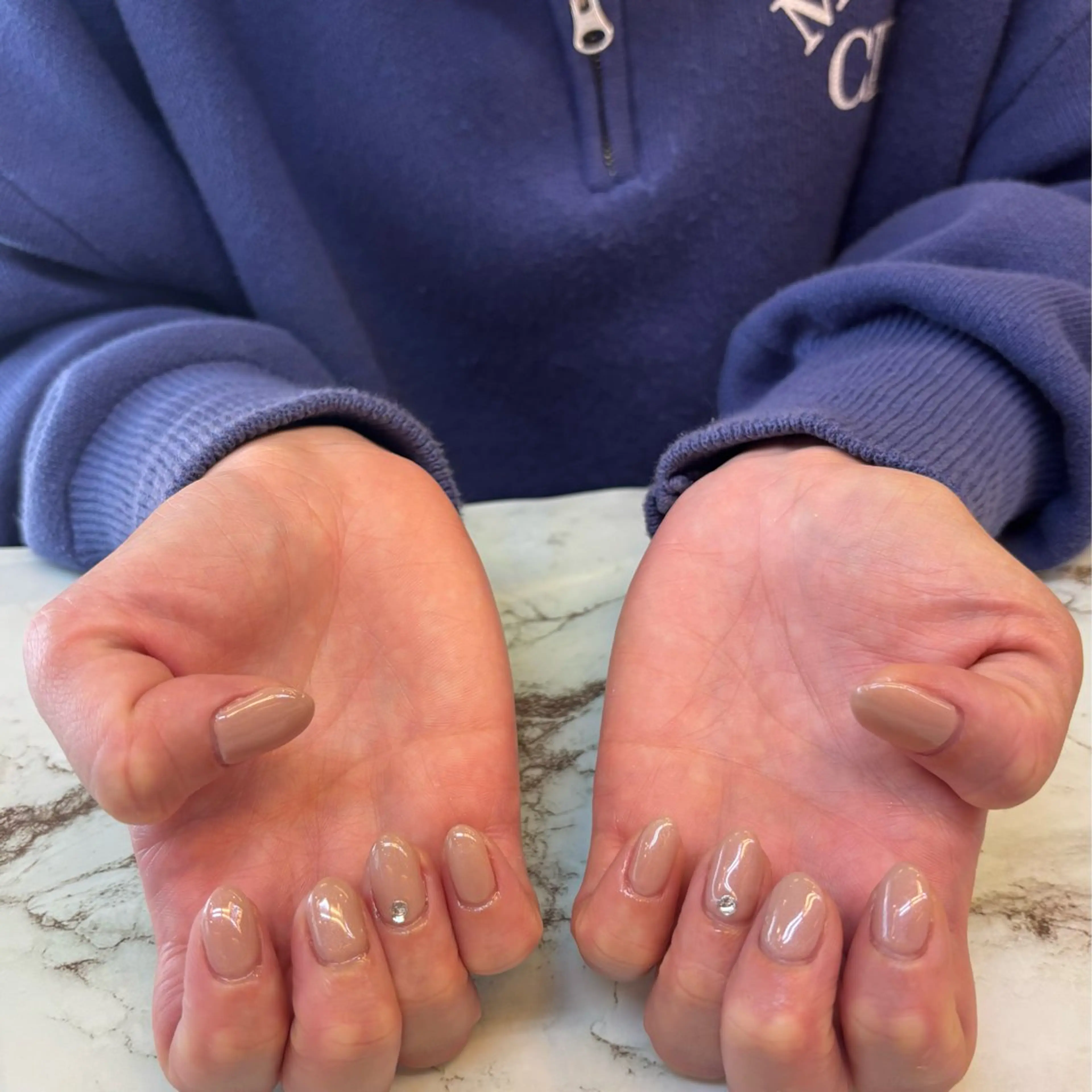 ネイル ワンカラーネイル Honey Bee所属・Honey Bee Mikuのネイルデザイン