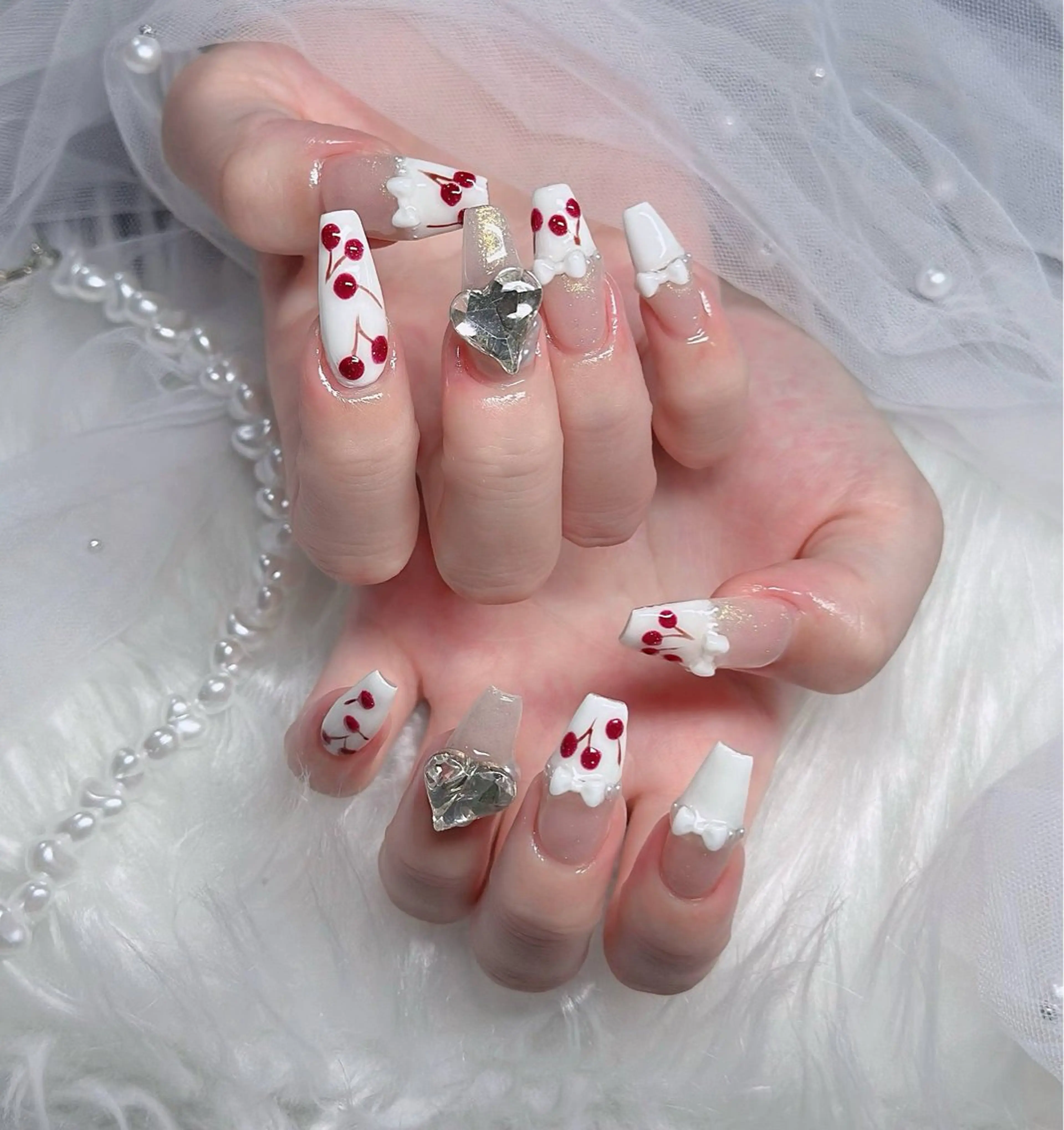 ネイル オーロラネイル フレンチネイル ジェルネイル ハロウィン キラキラネイル ハンドネイル H.baby Nail Salonのネイルデザイン