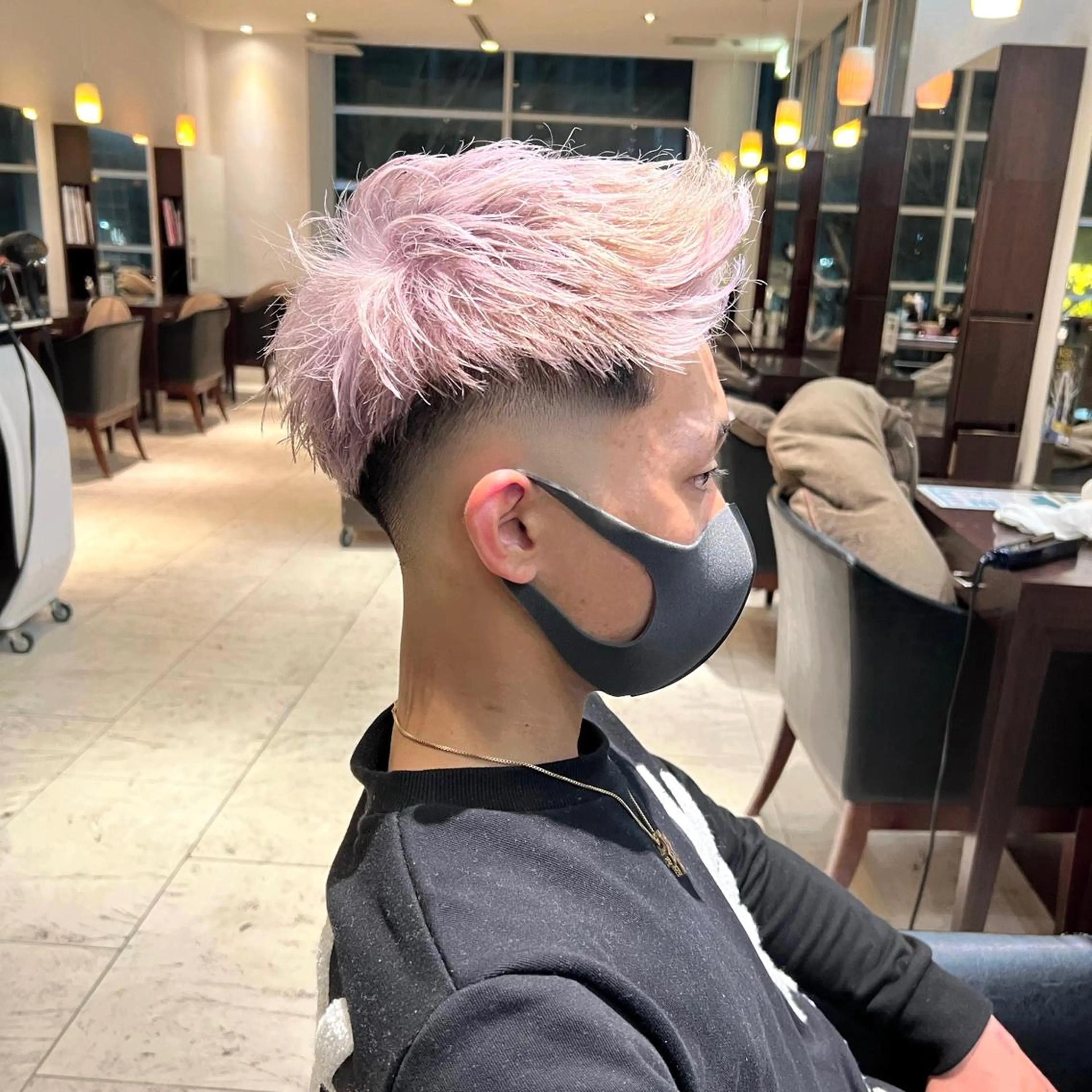 カラー メンズ フェードカット スキンフェード ピンクカラー カット ヘアカラー トリートメント メンズ専門　井藤 雅也のヘアスタイル