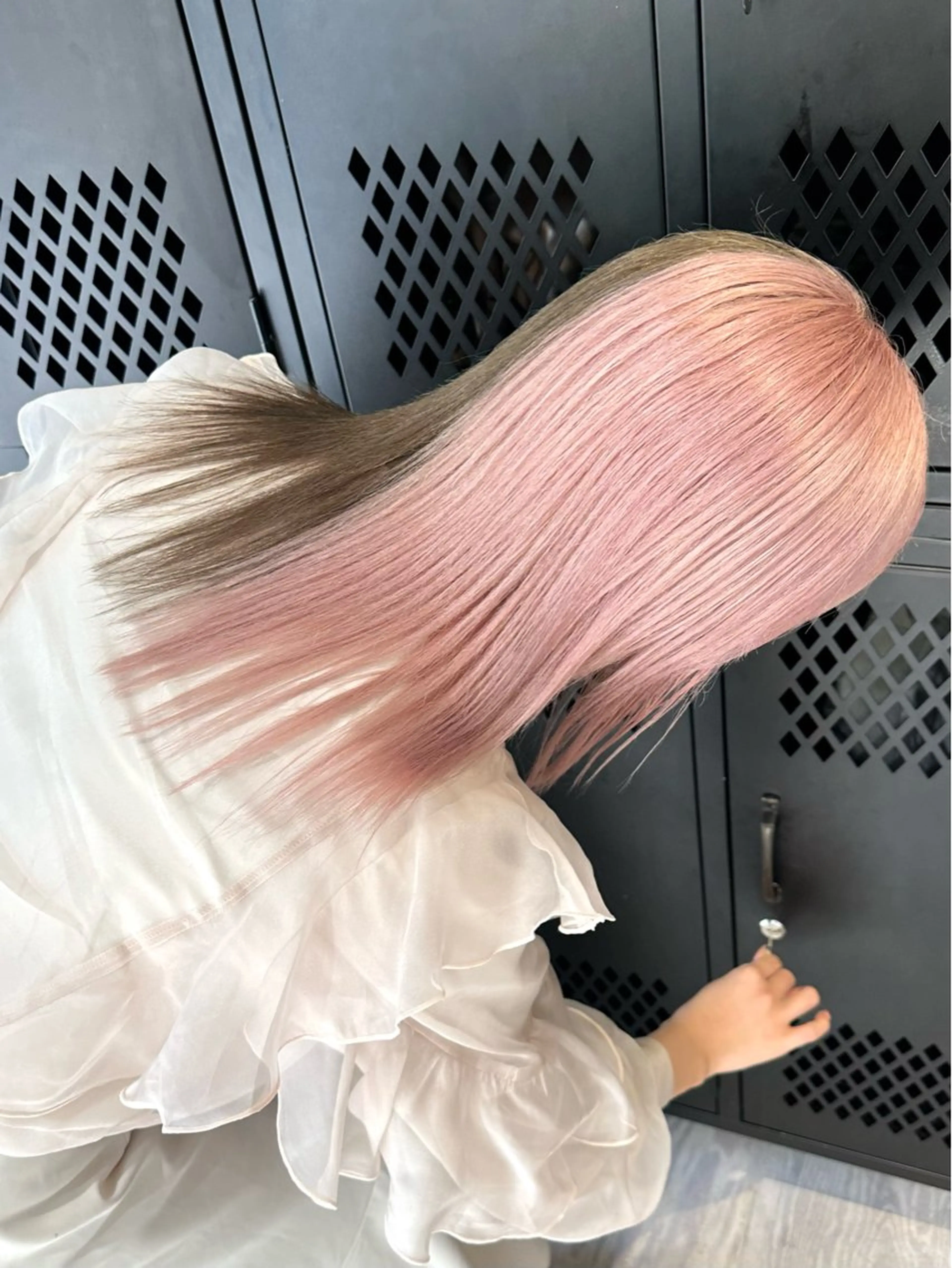 ミディアム カラー 抜きっぱなしブロンド ササキカズマのヘアスタイル